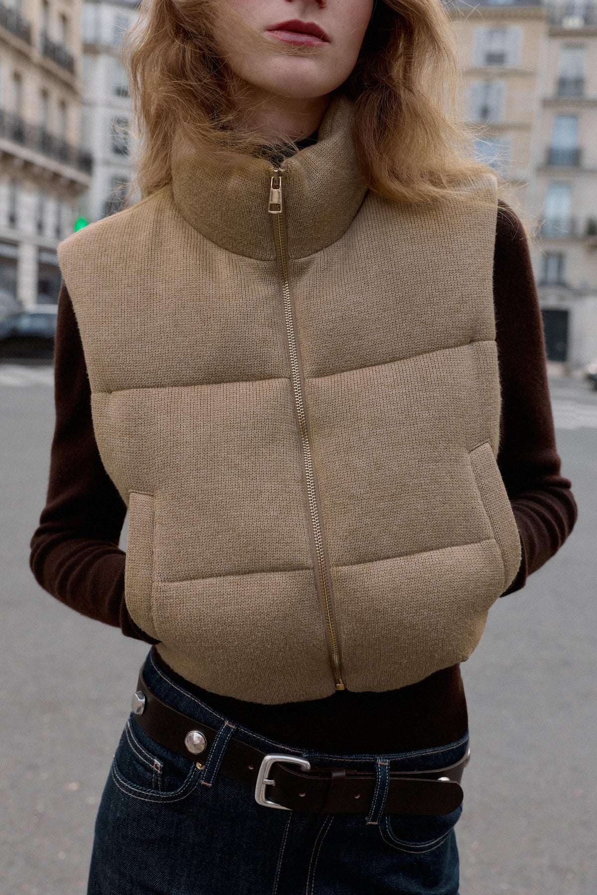 SHORT KNITTED PUFFER GILET - Image 2
