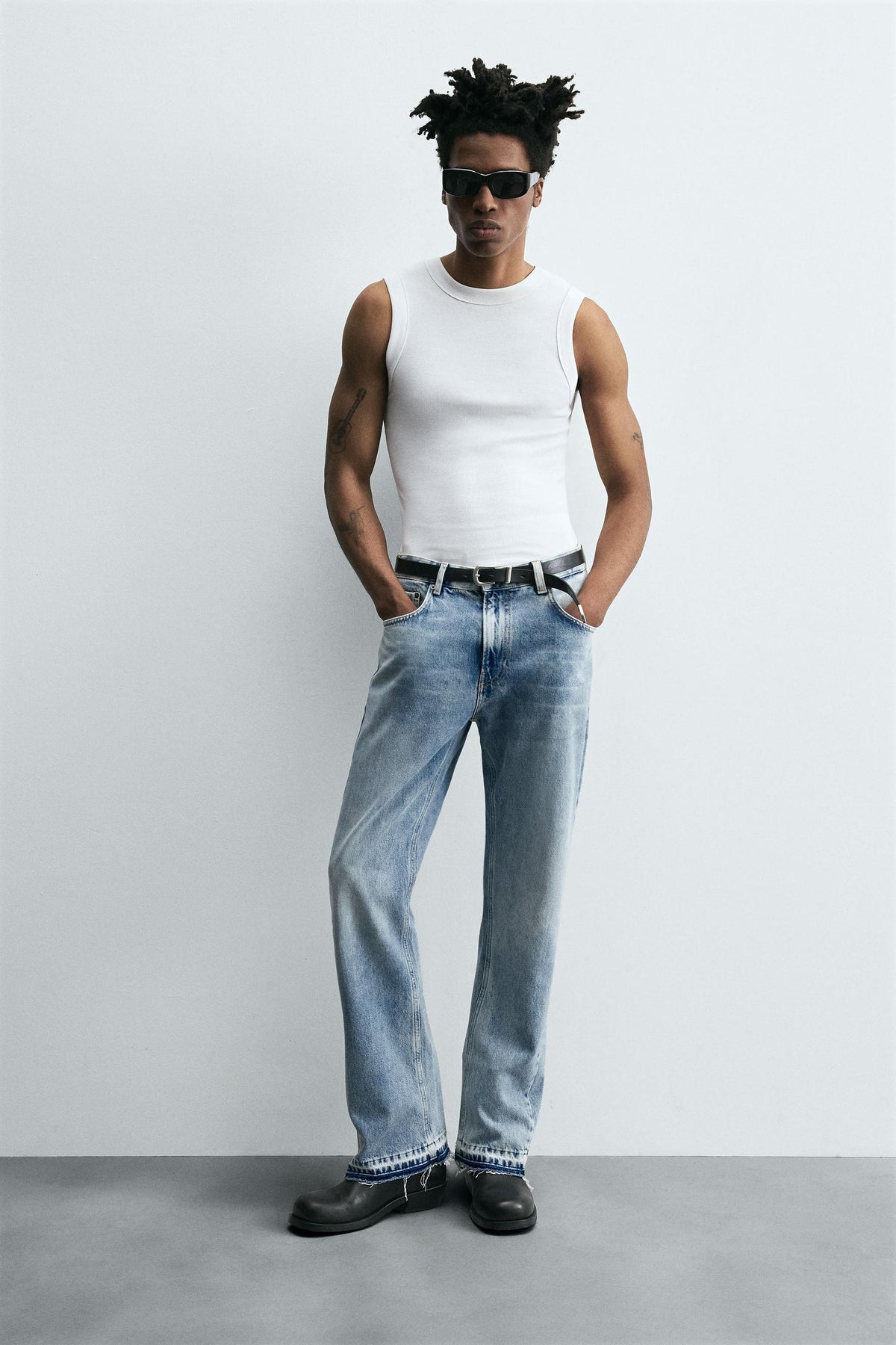 FLARE FIT JEANS - Image 1
