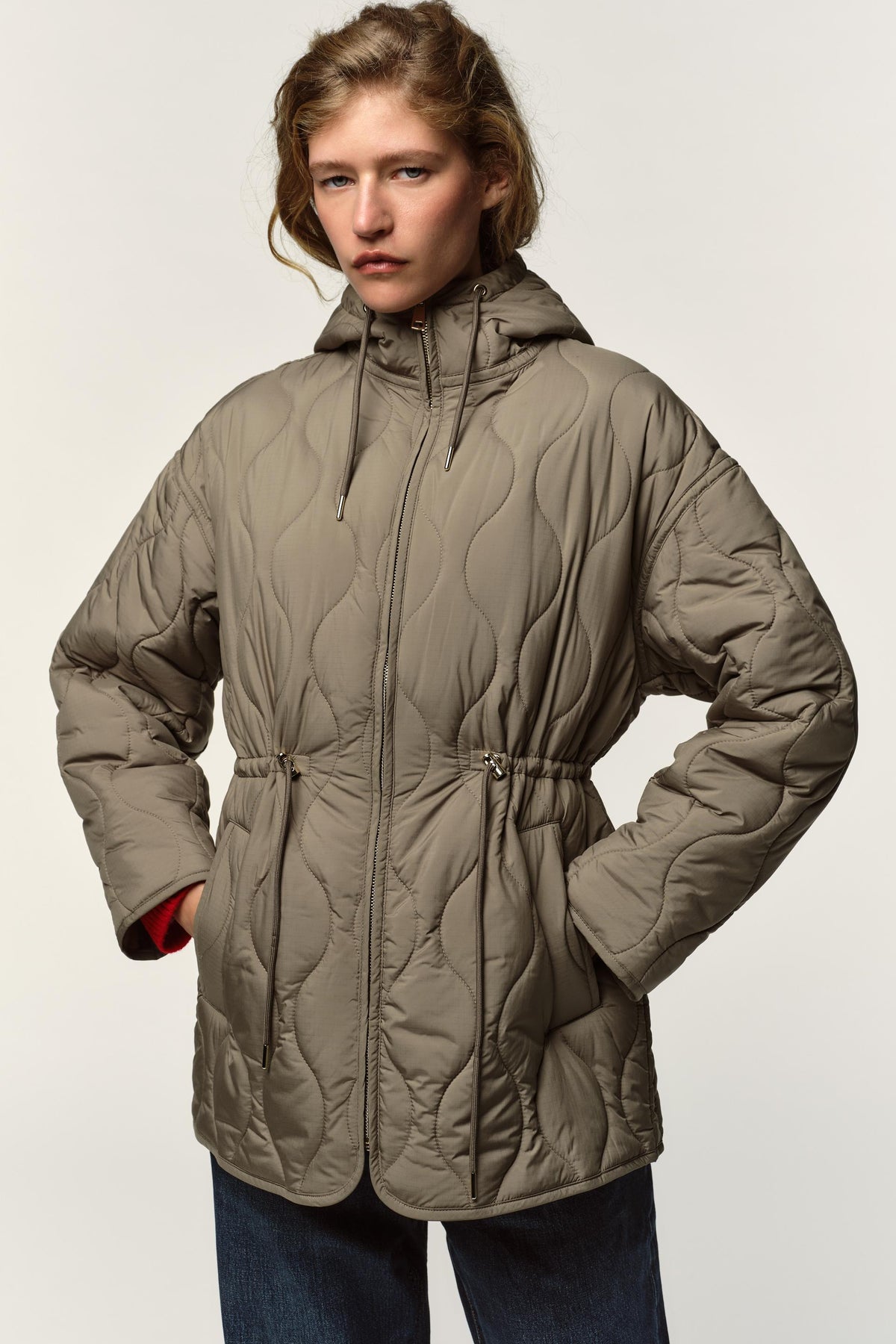 Quilted water-repellent hooded jacket