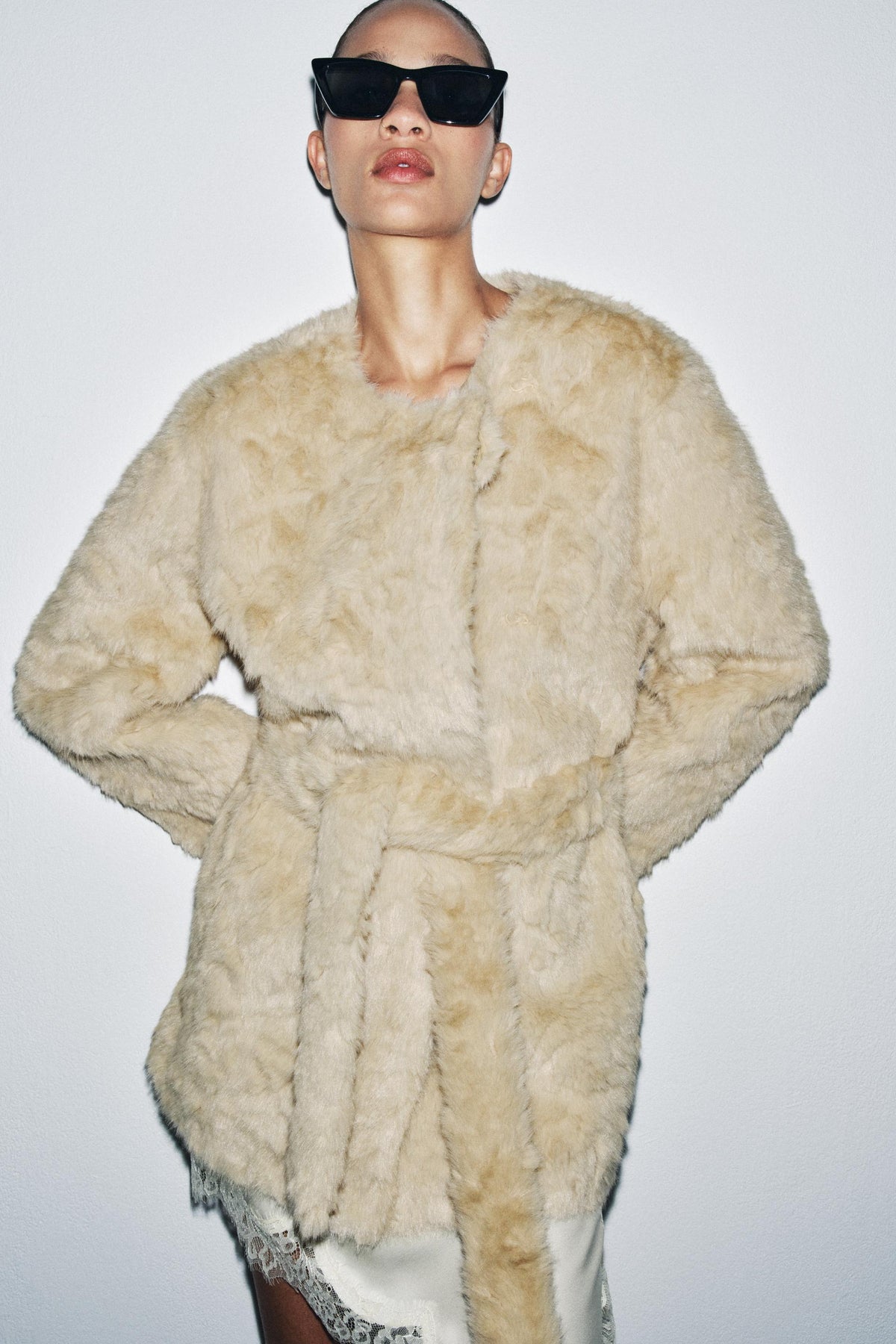 FAUX FUR COAT WITH BELT ZW COLLECTION - Image 2