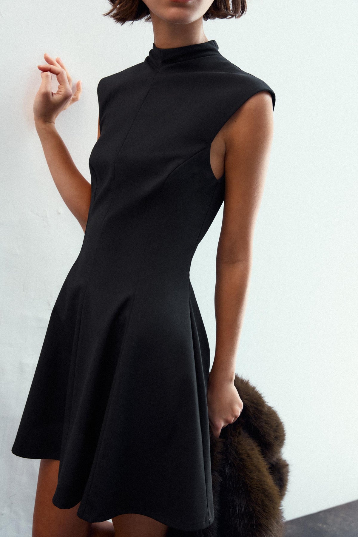 VOLUMINOUS SHORT DRESS - Image 2