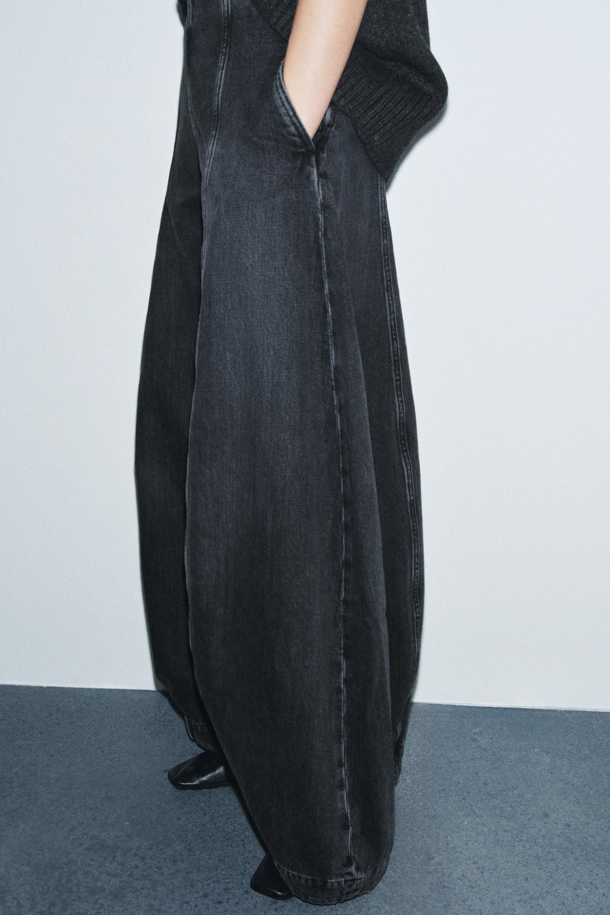 High-waist Balloon Jeans