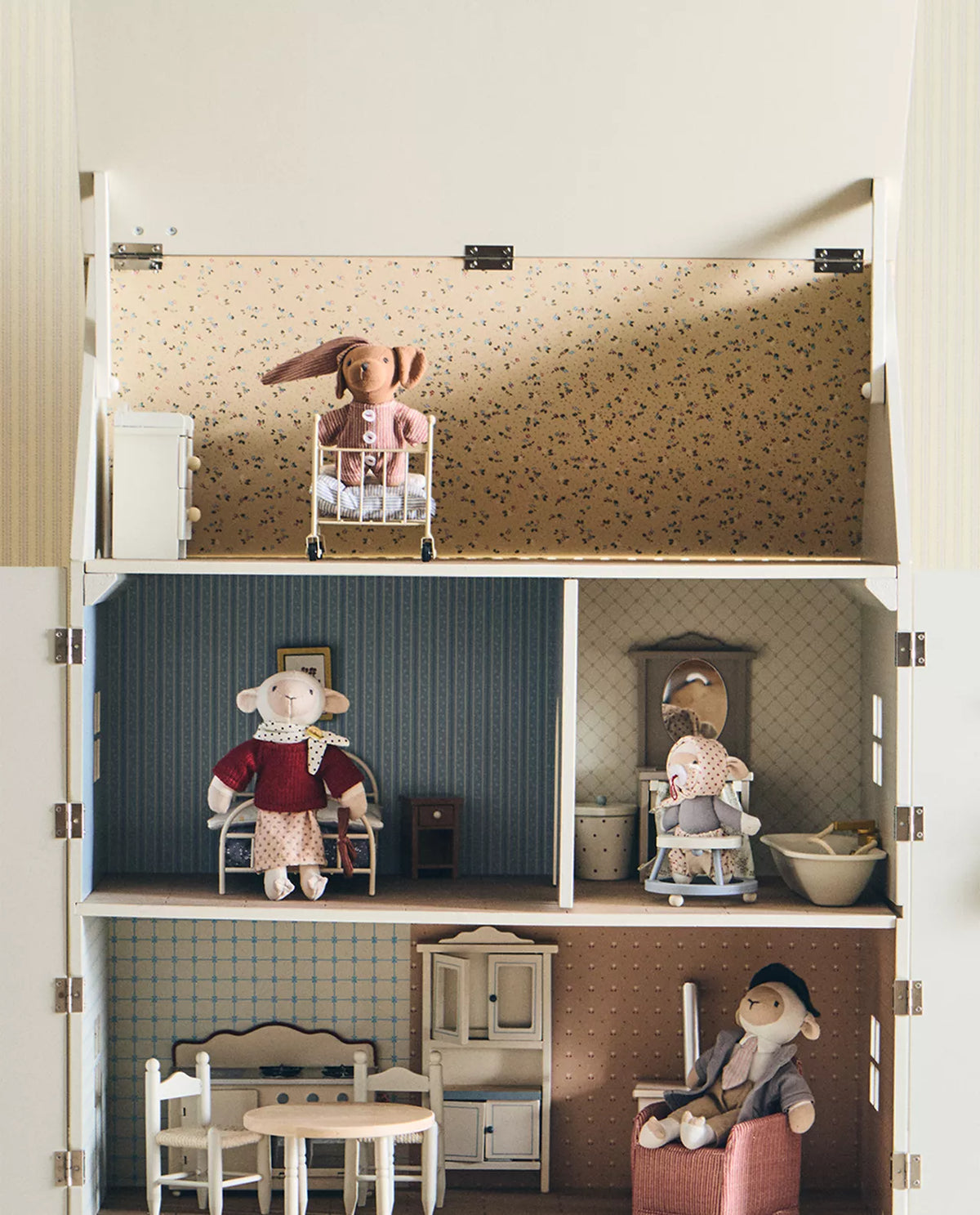 Kids Dollhouse Set