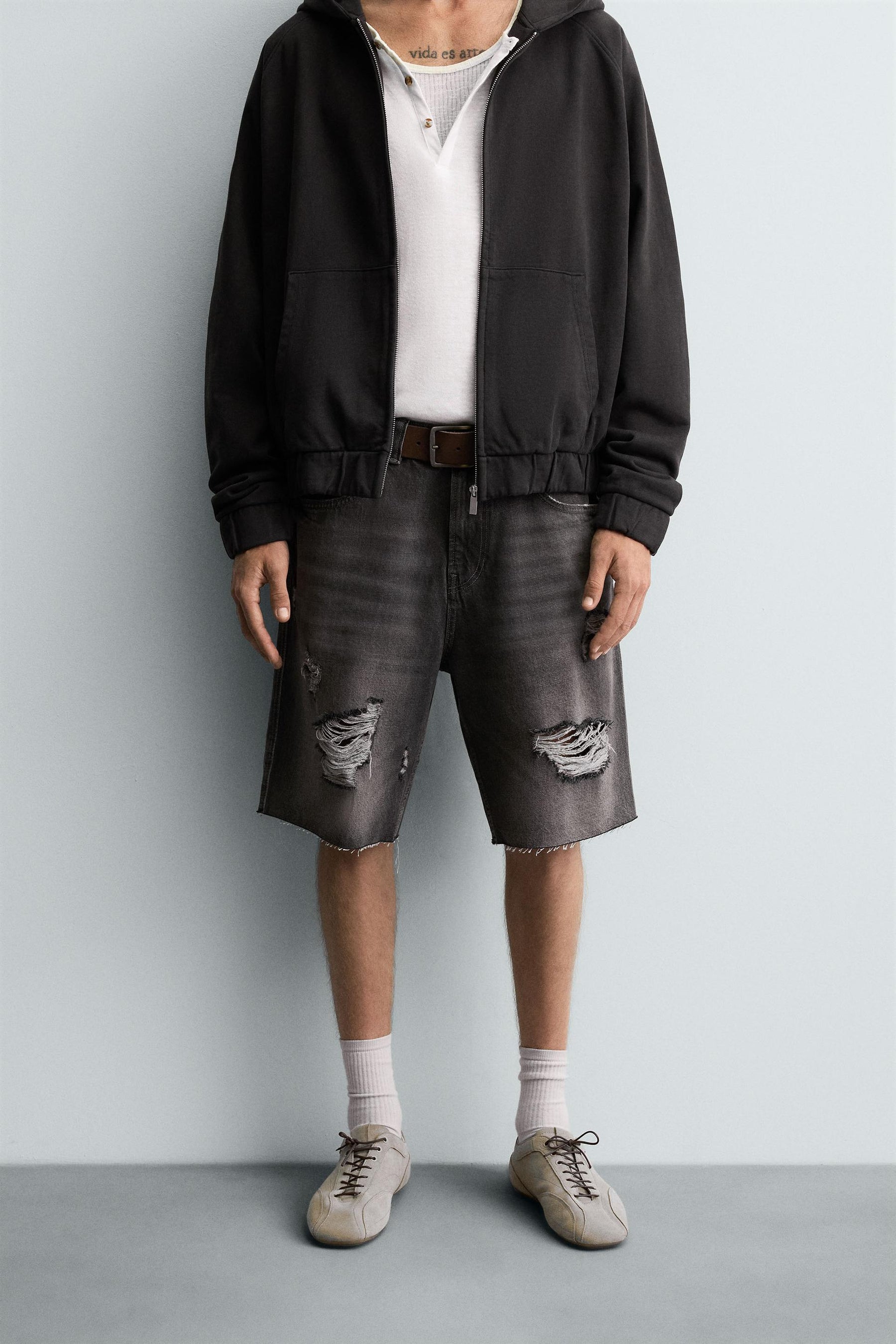 RIPPED DENIM BERMUDA SHORTS - Image 2