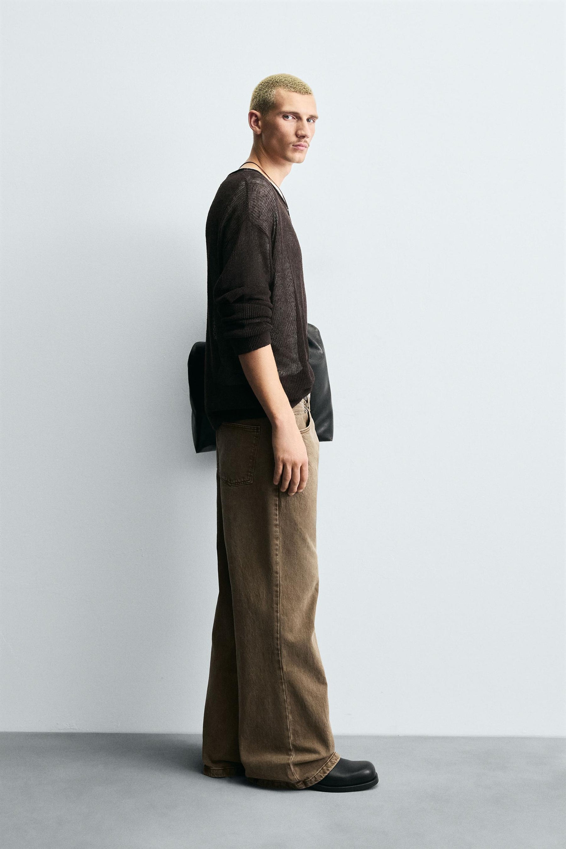 RELAXED FLARE FIT JEANS - Image 4