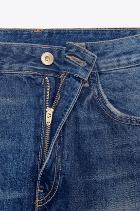 HIGH-WAIST BARREL JEANS