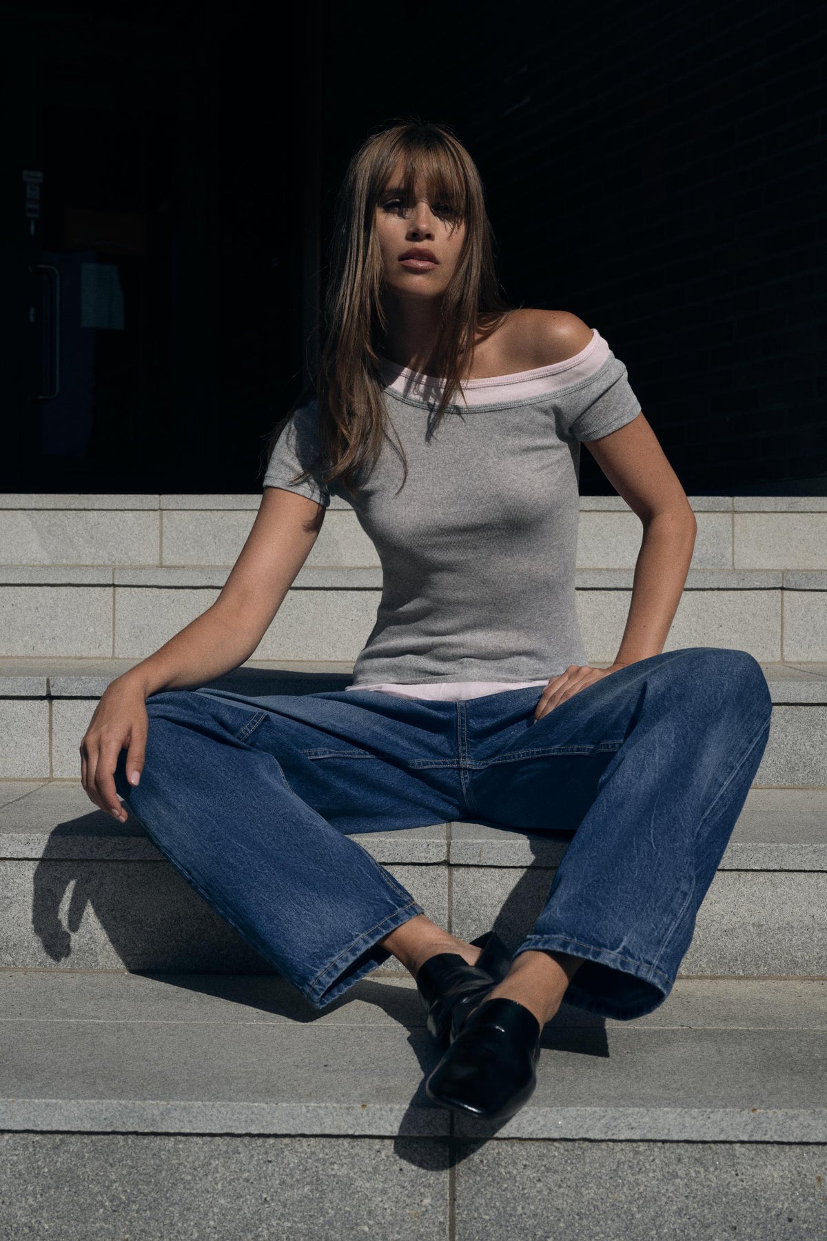 HIGH-WAIST BARREL JEANS