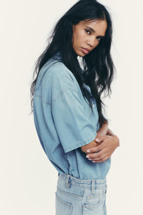 CROPPED DENIM SHIRT