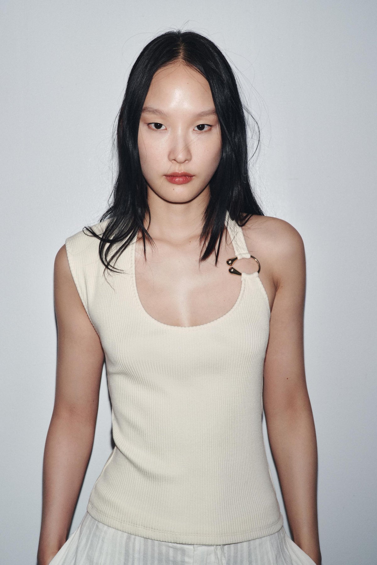 Ribbed Top with Metal