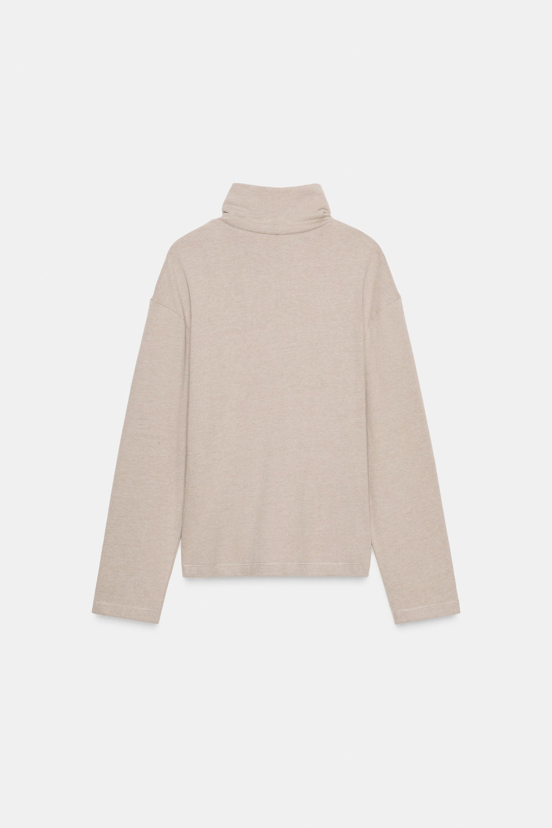 SOFT TOP WITH APPLIQUÉ