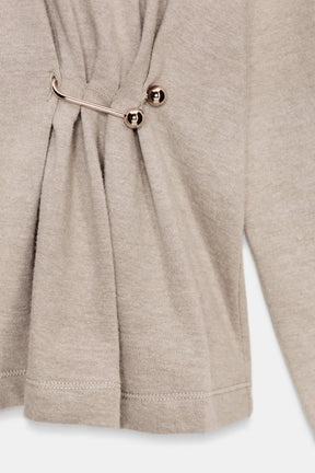 SOFT TOP WITH APPLIQUÉ