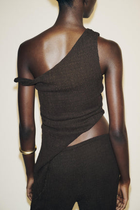 Textured Asymmetric Top