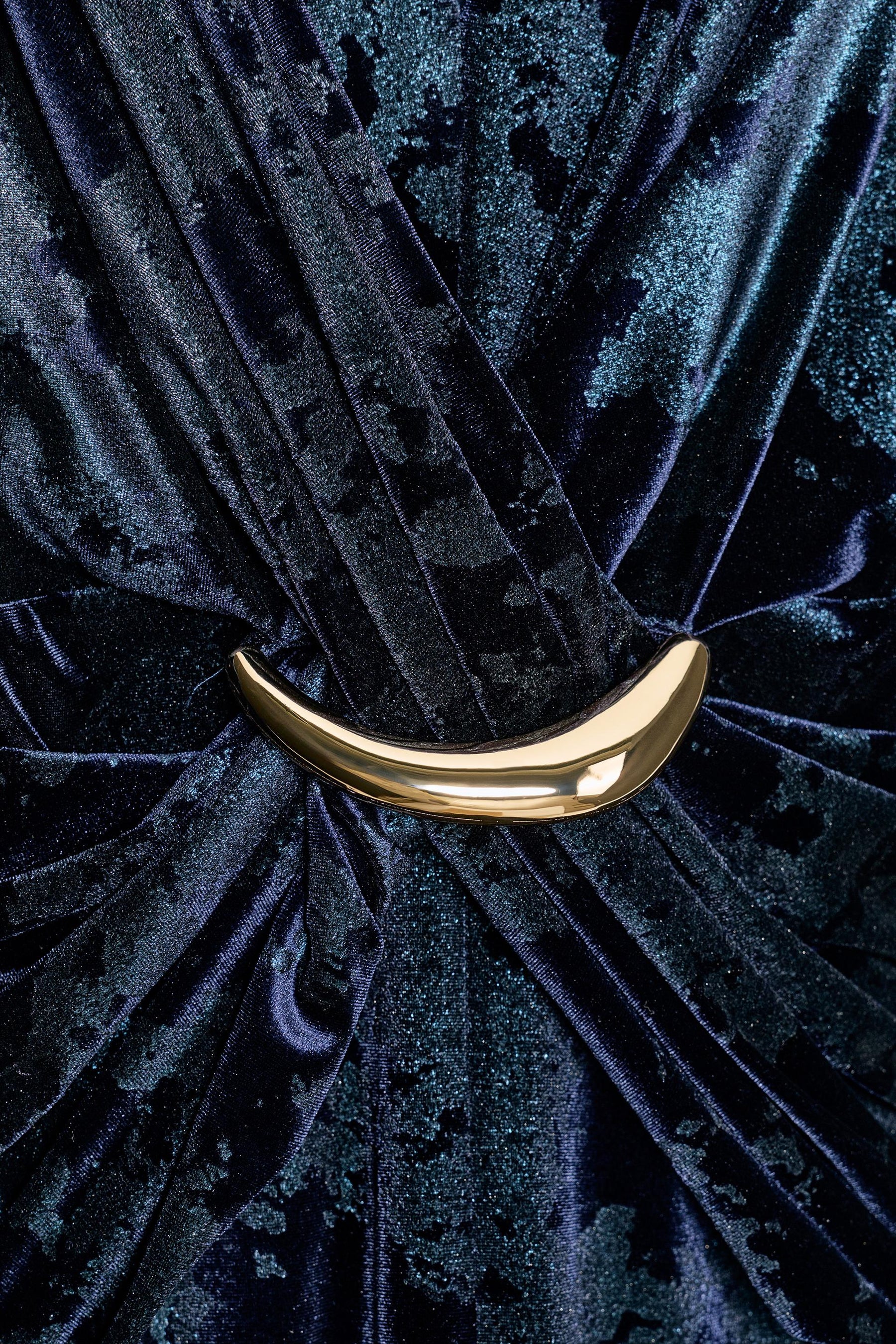 VELVET MIDI DRESS WITH HARDWARE - Image 3