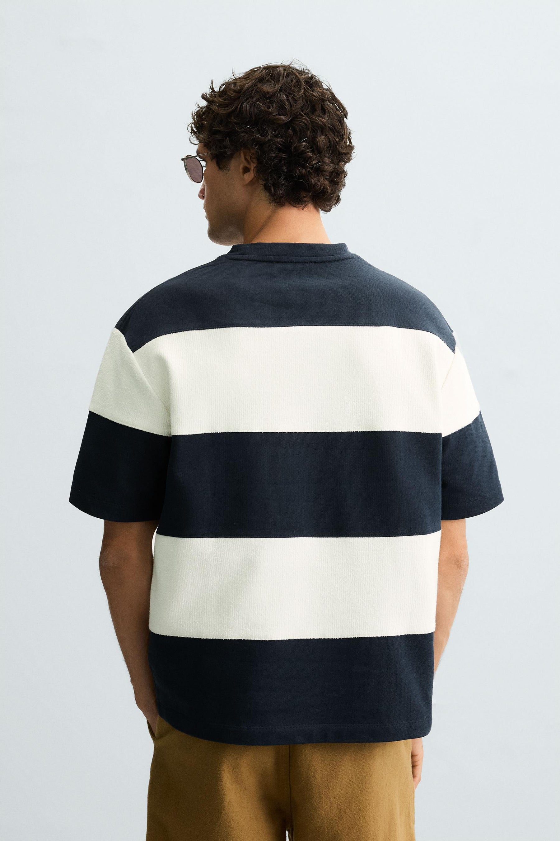 CONTRAST STRIPED SWEATSHIRT - Image 3