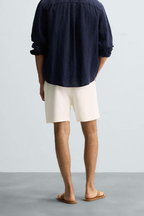 TEXTURE JOGGER BERMUDA SHORTS - Image 3