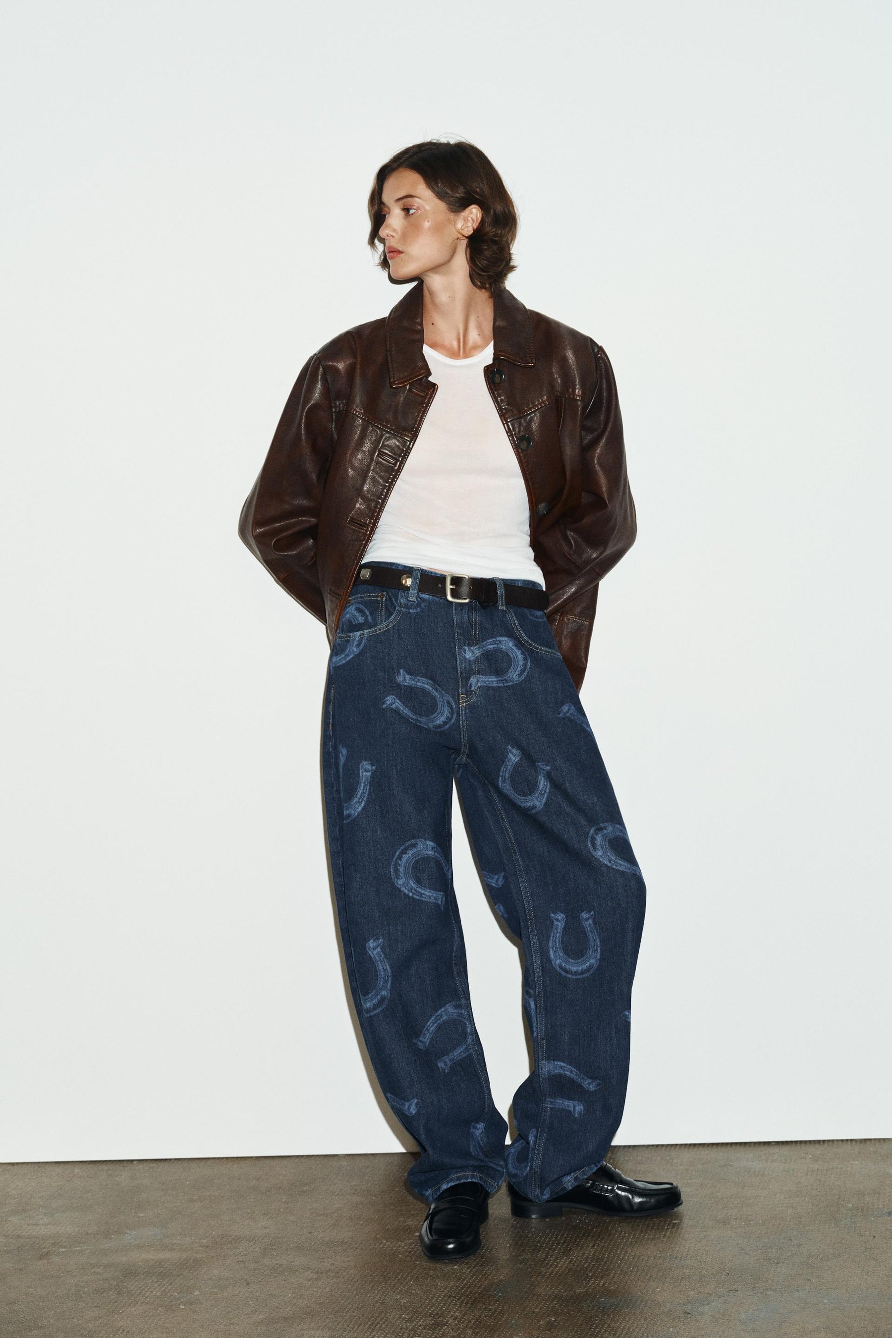 High-waist barrel jeans