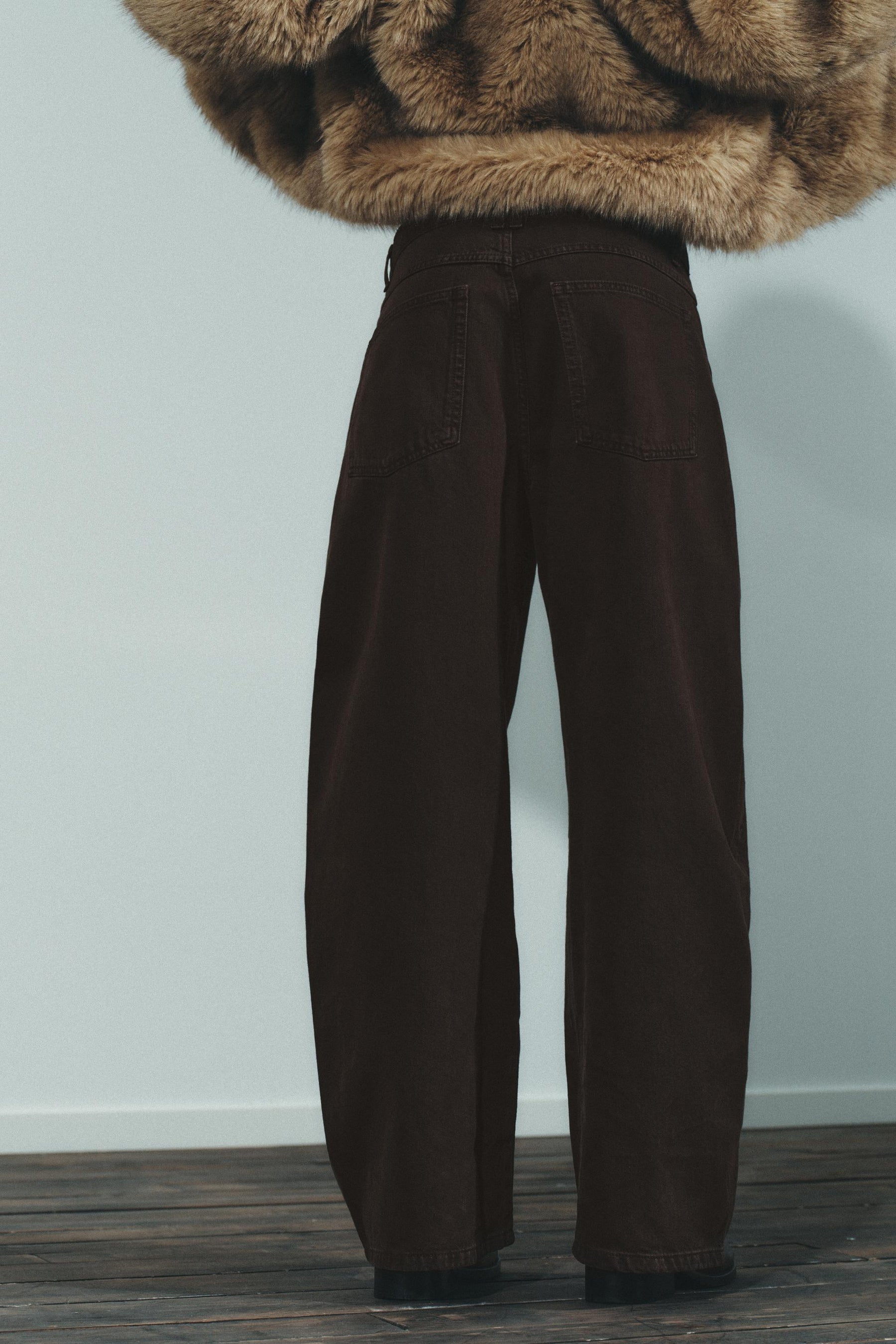 Baggy Low-Rise Jeans