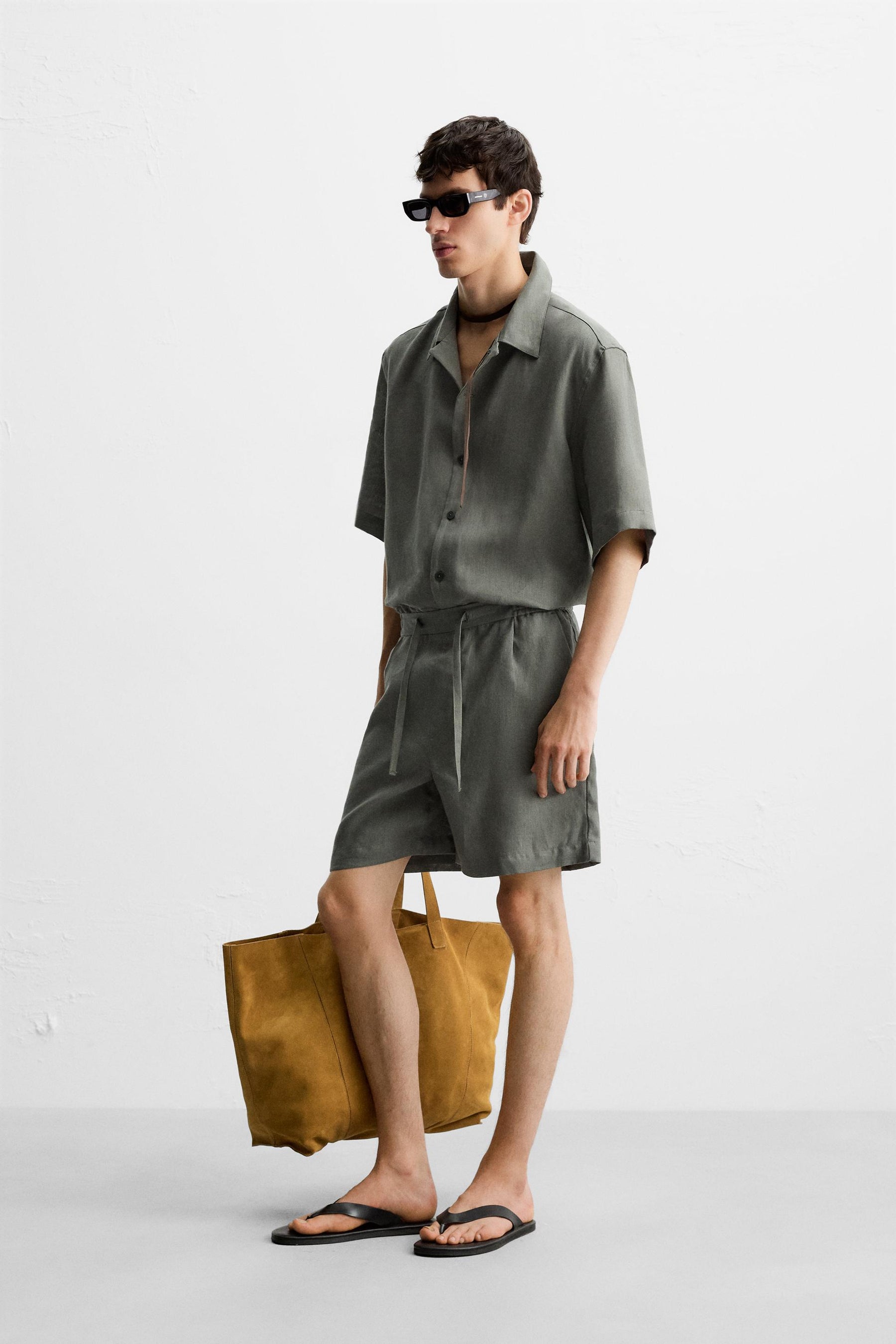 100% LINEN BERMUDA SHORTS - Image 4