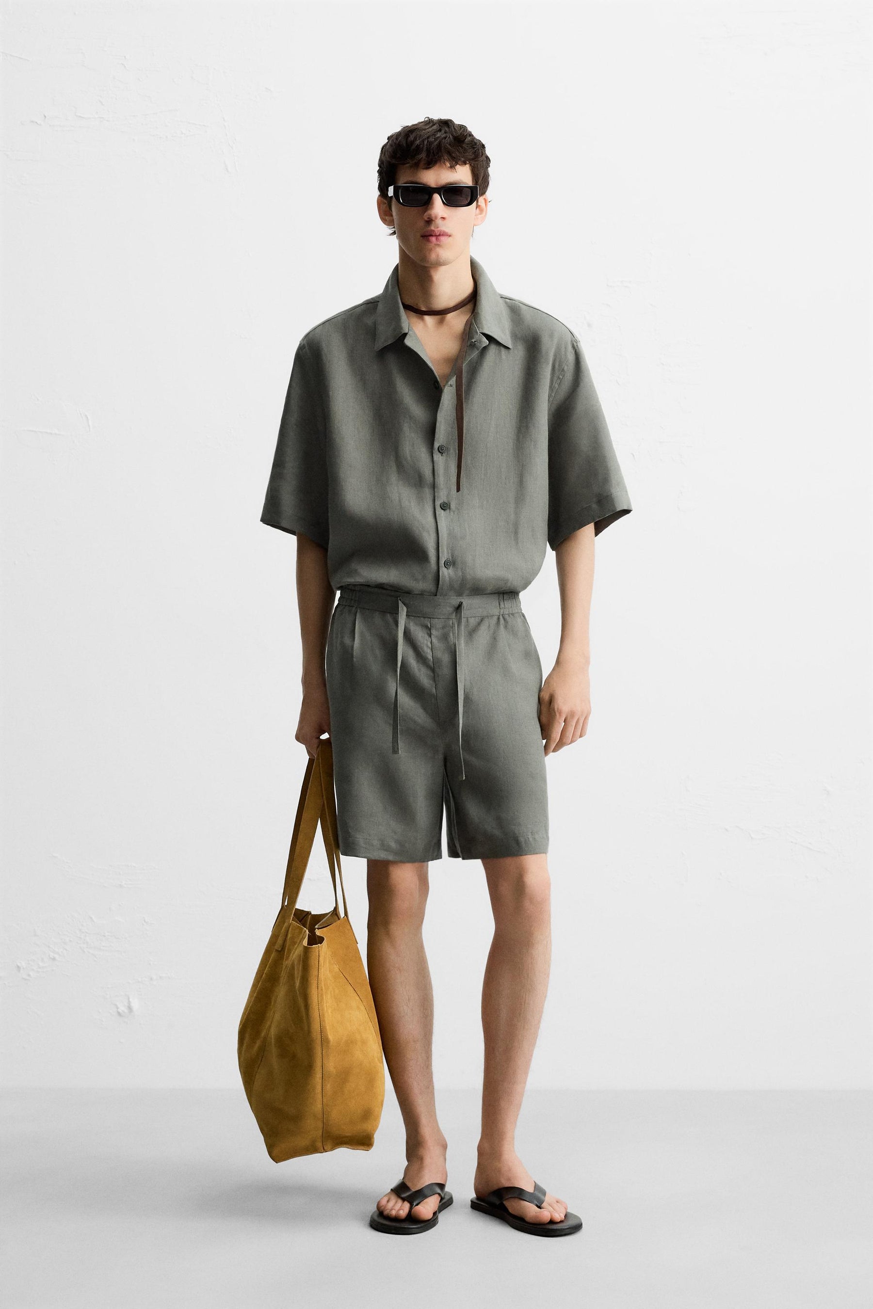 100% LINEN BERMUDA SHORTS - Image 1