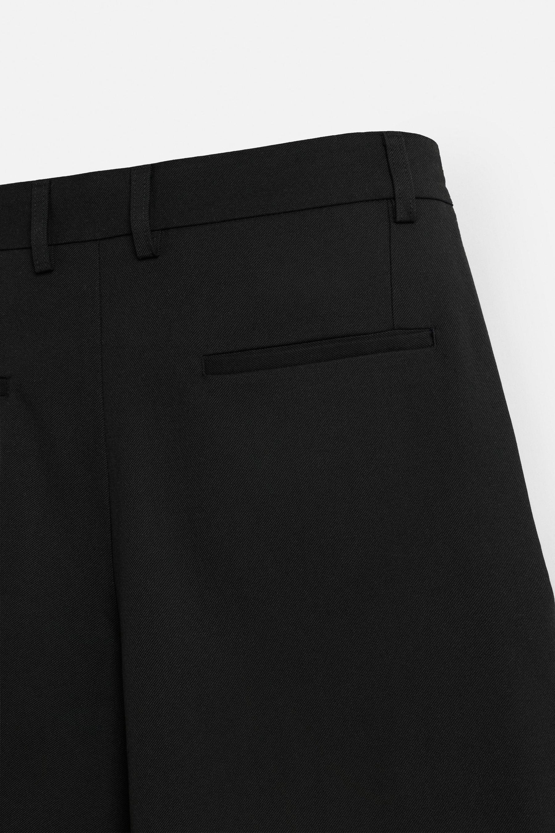 PLEATED RELAXED FIT BERMUDA SHORTS - Image 9