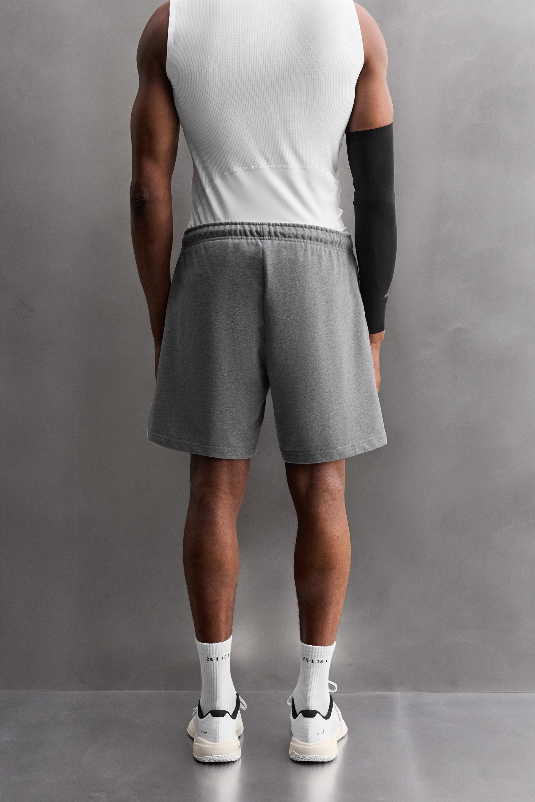 TRAINING JOGGER SHORTS - Image 3