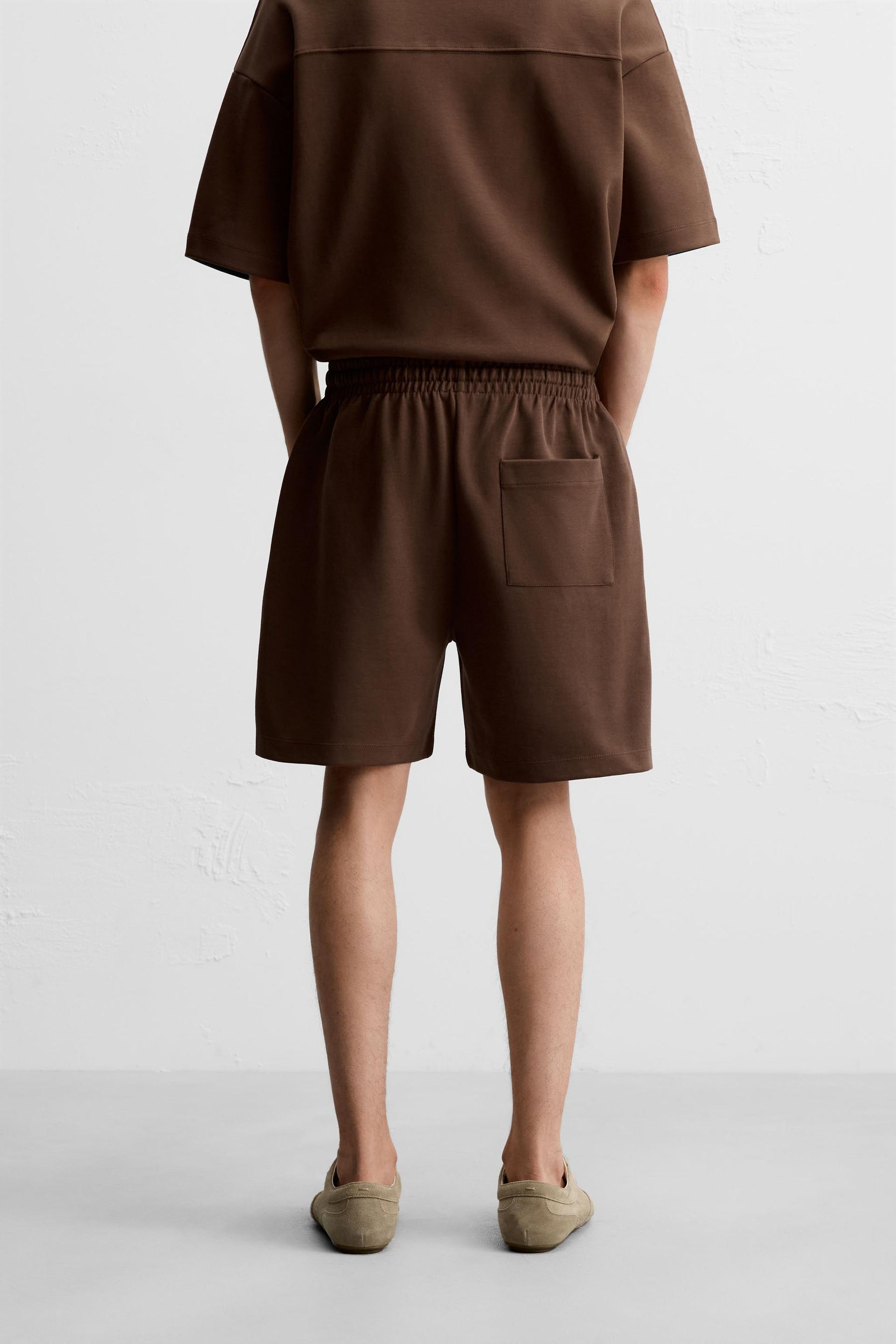 TECHNICAL INTERLOCK BERMUDA SHORTS - Image 3
