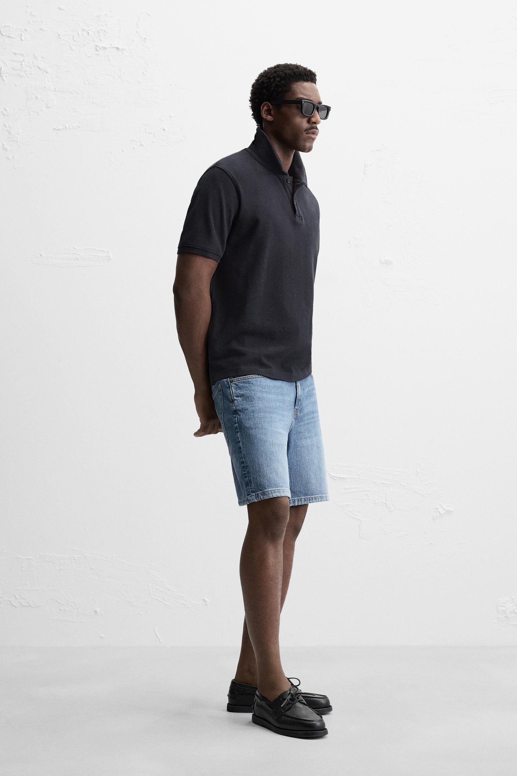 REGULAR FIT DENIM BERMUDA SHORTS - Image 4