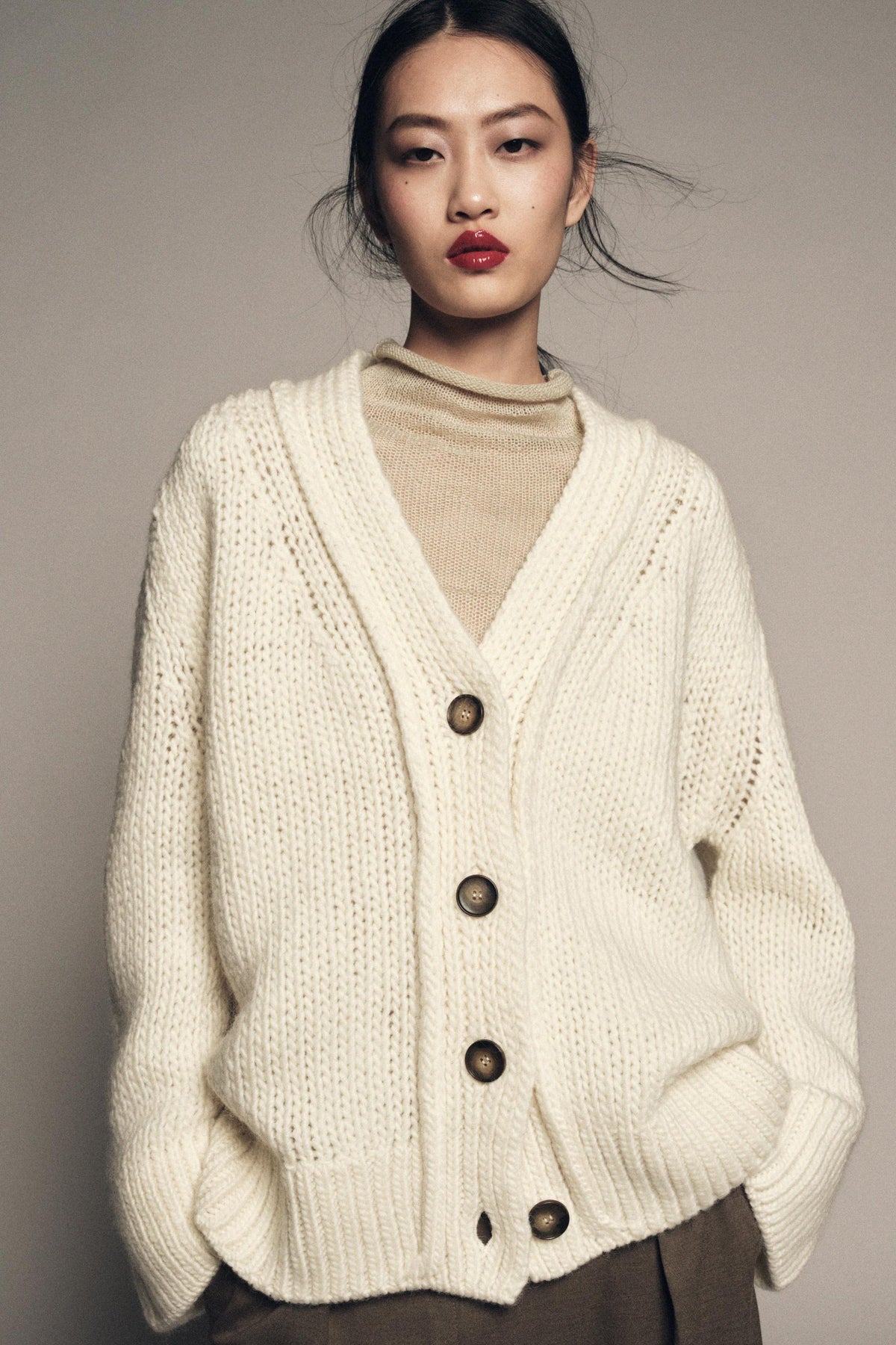 WOOL V-NECK CARDIGAN