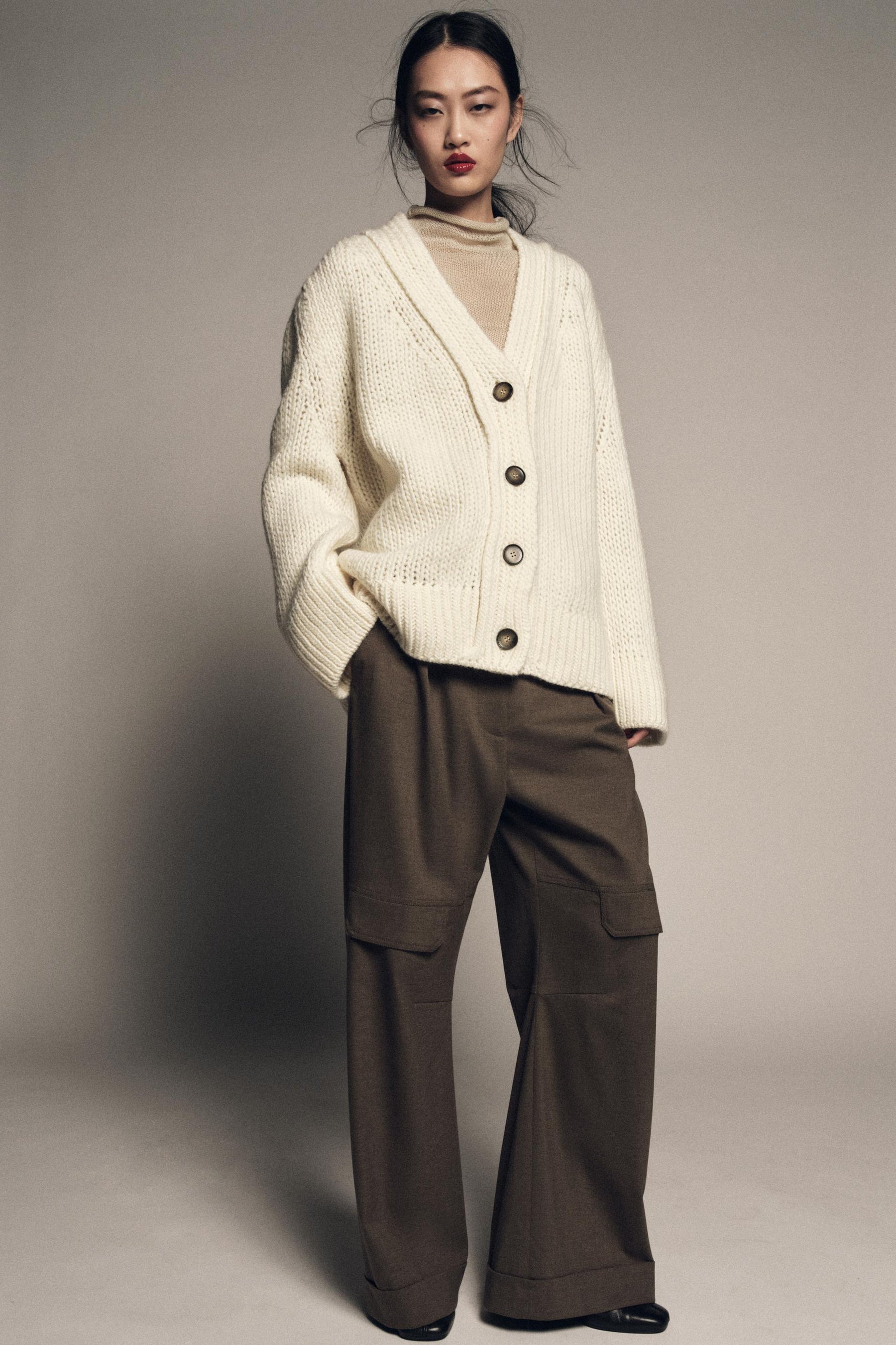 WOOL V-NECK CARDIGAN