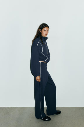 VOLUME LACE SWEATSHIRT