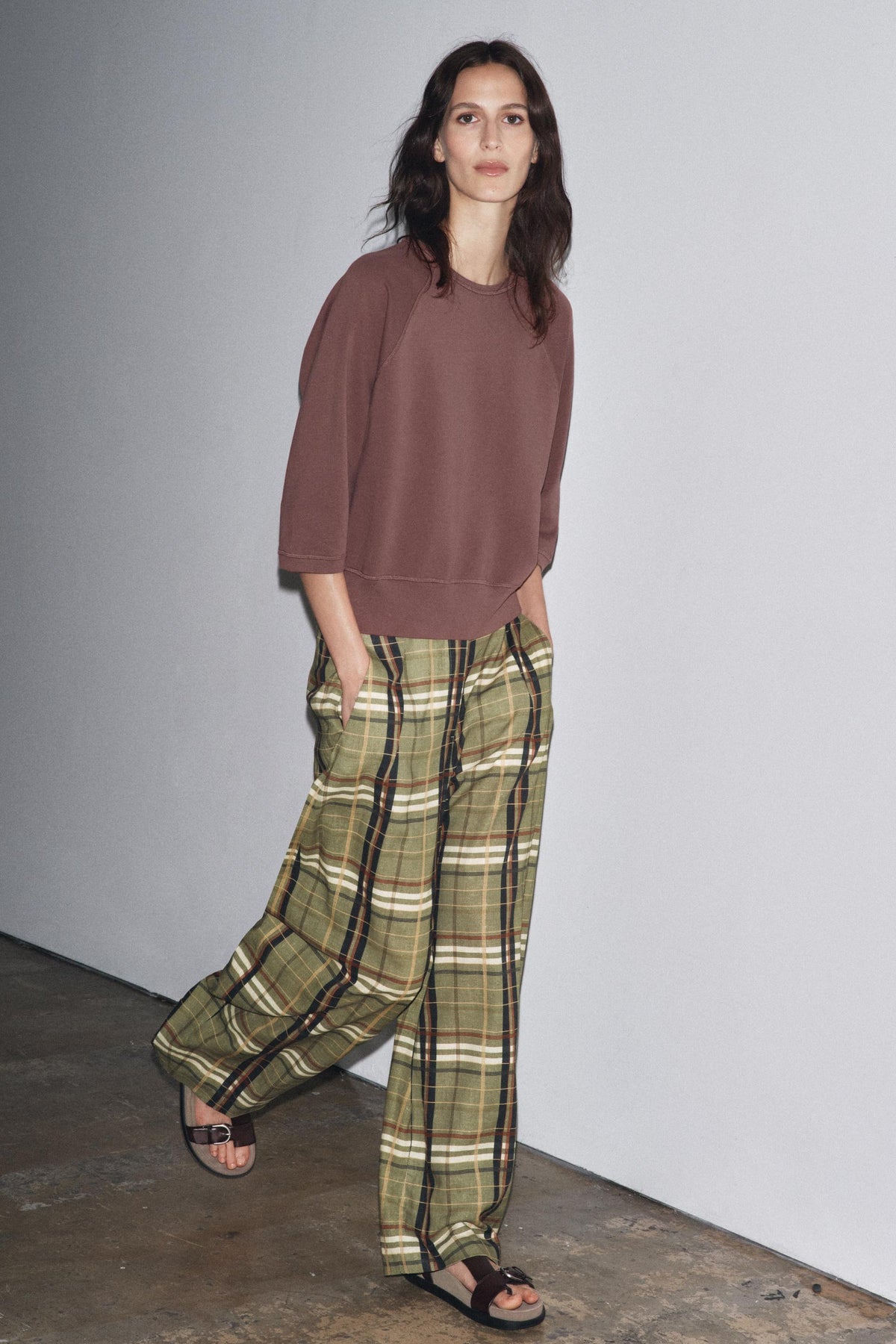 Raglan Sleeve Sweatshirt