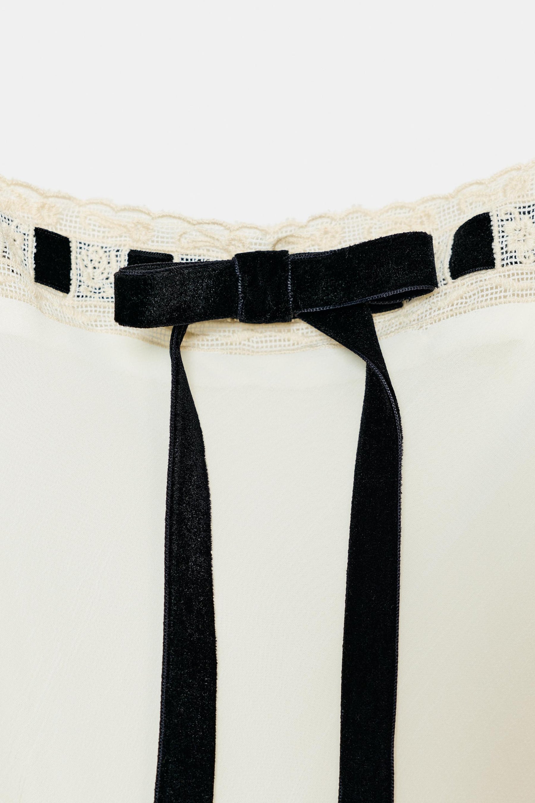 LACE ACCENT GEORGETTE SHIRT