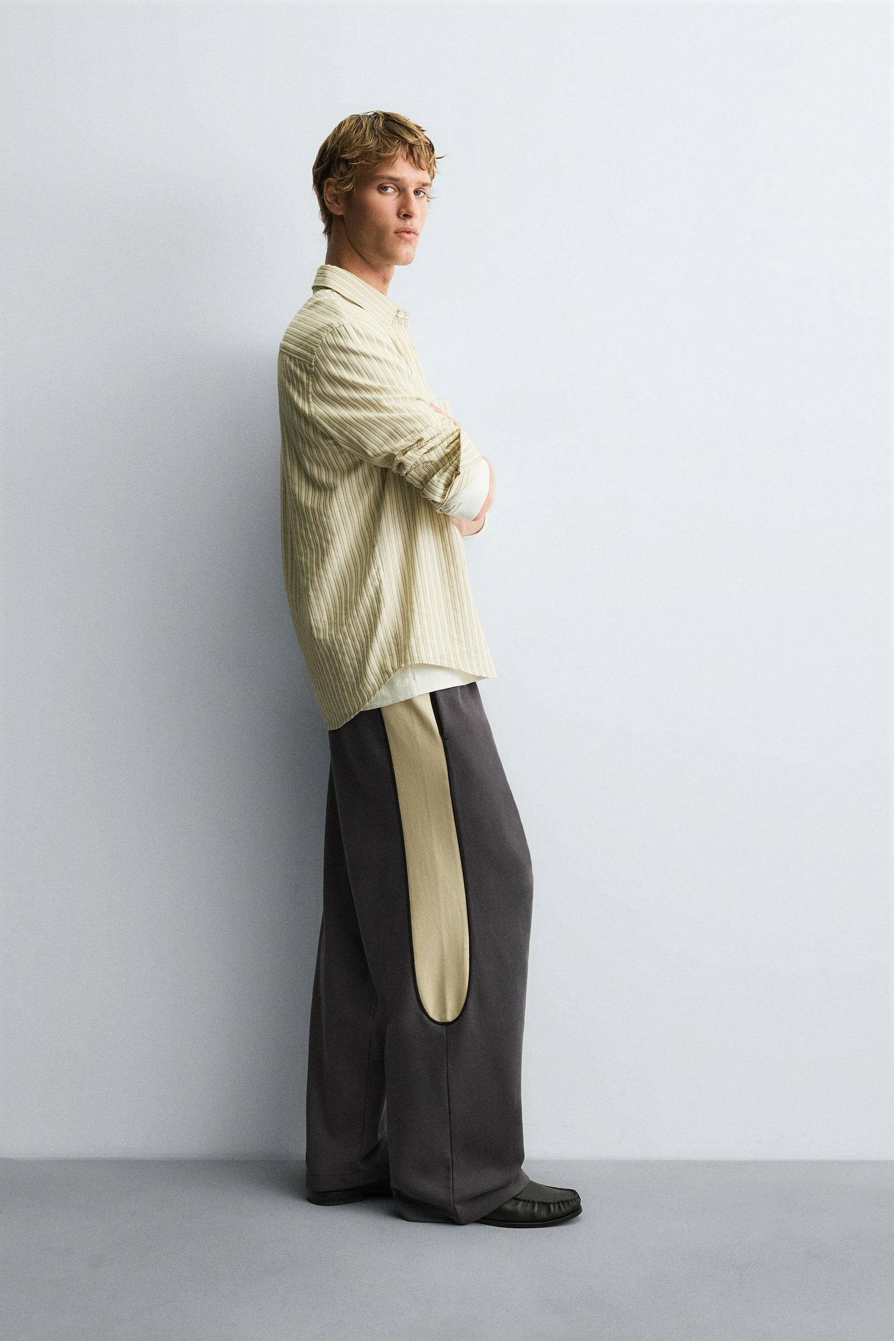 RELAXED FIT COLOUR BLOCK TROUSERS - Image 4