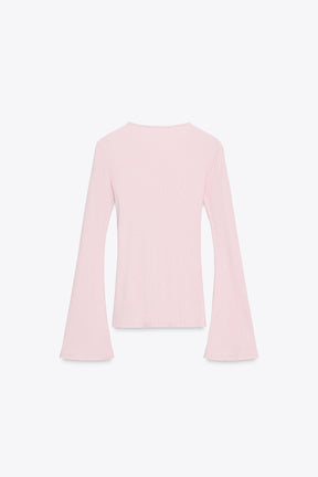 Flared sleeve rib t-shirt.