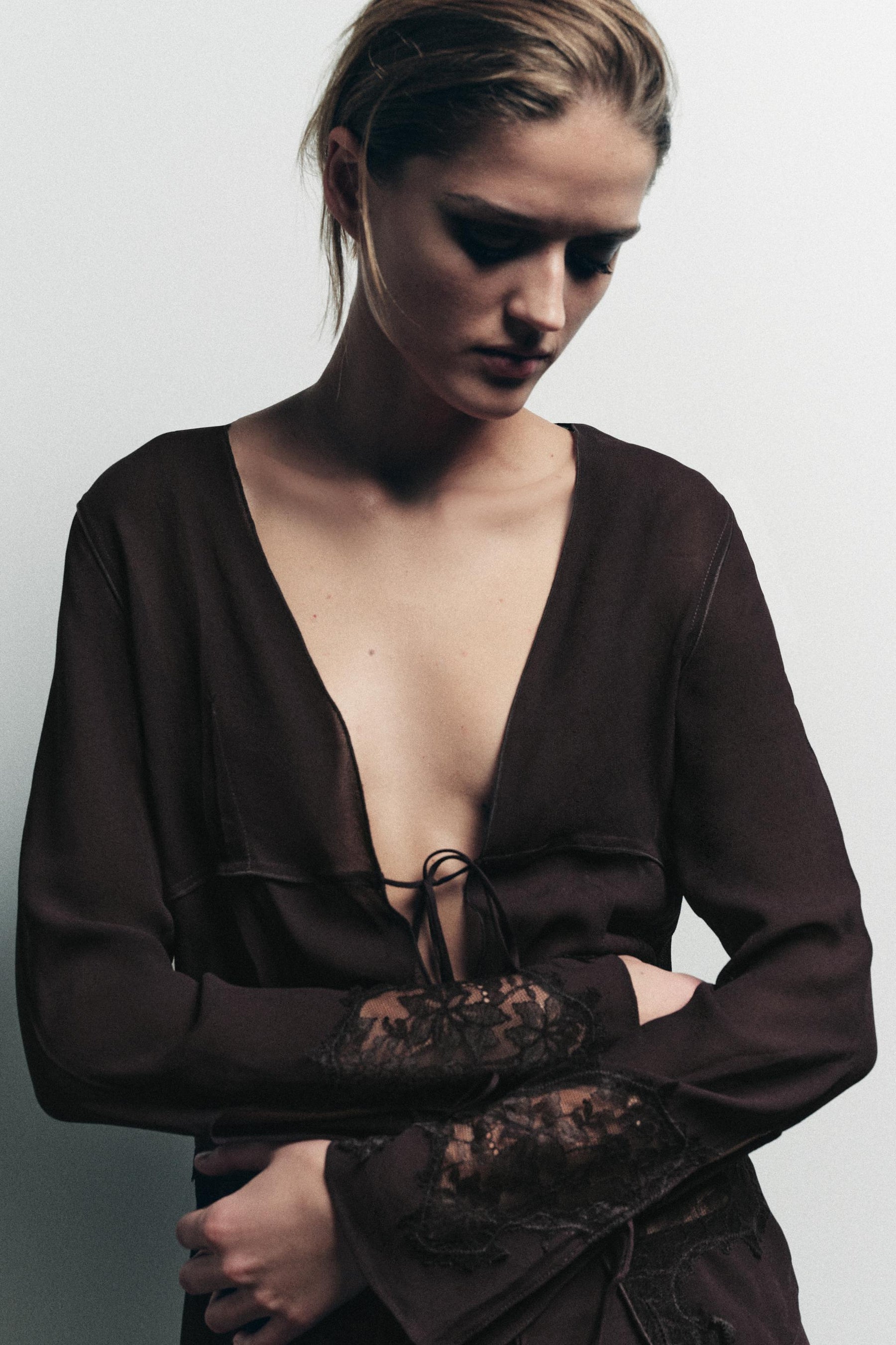 LACE SHIRT WITH BOWS