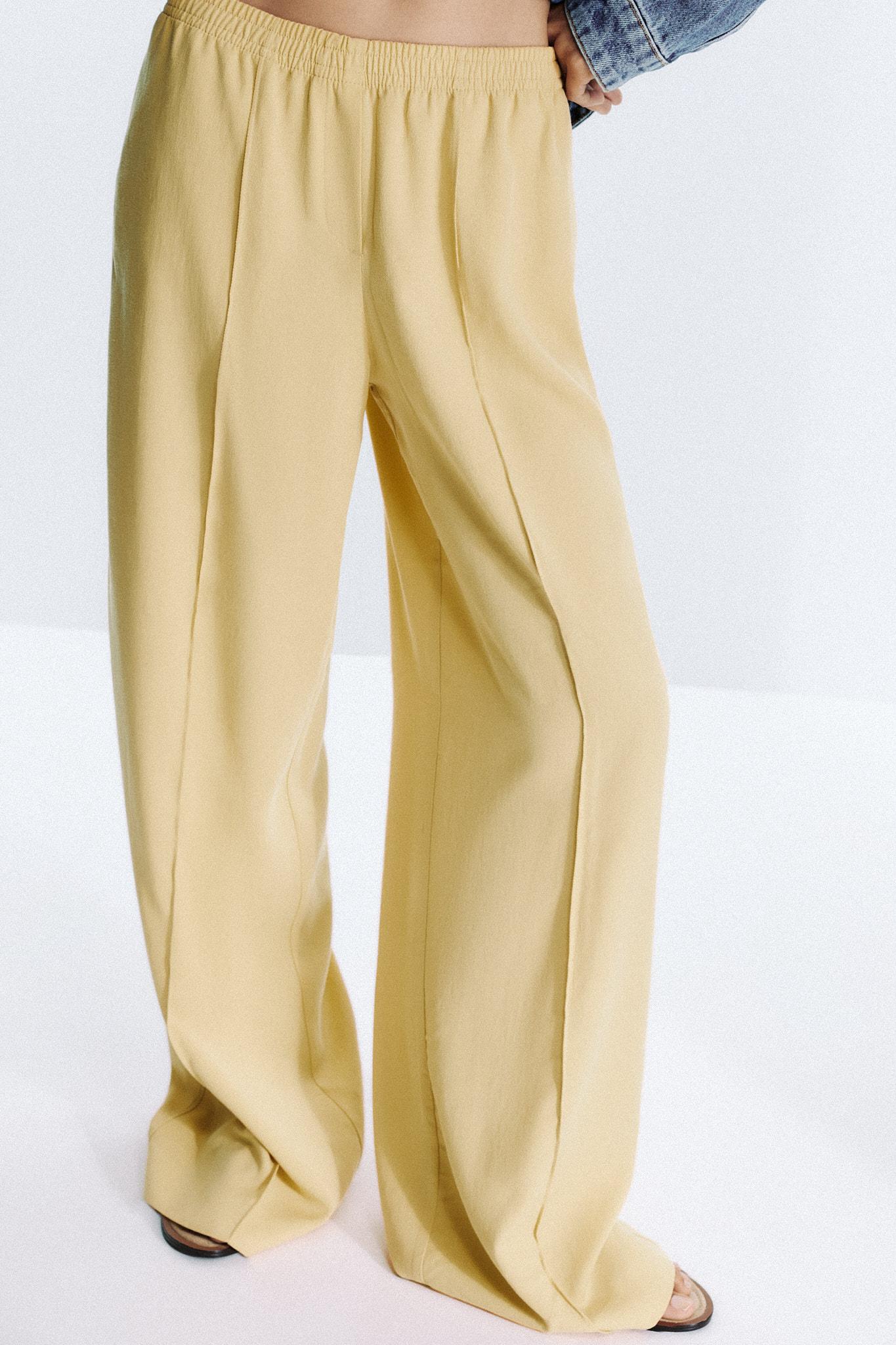 Wide-leg trousers