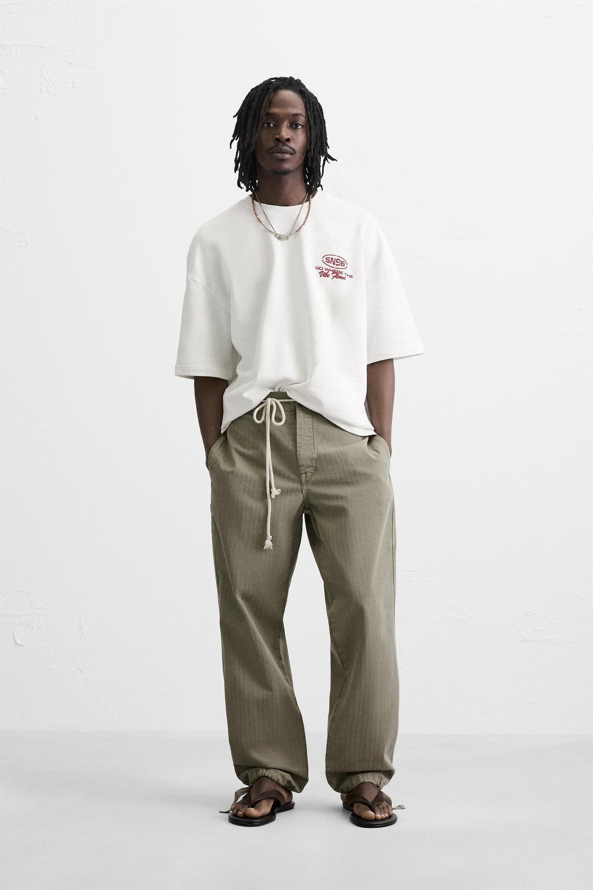 CONTRAST PRINT SWEATSHIRT - Image 1