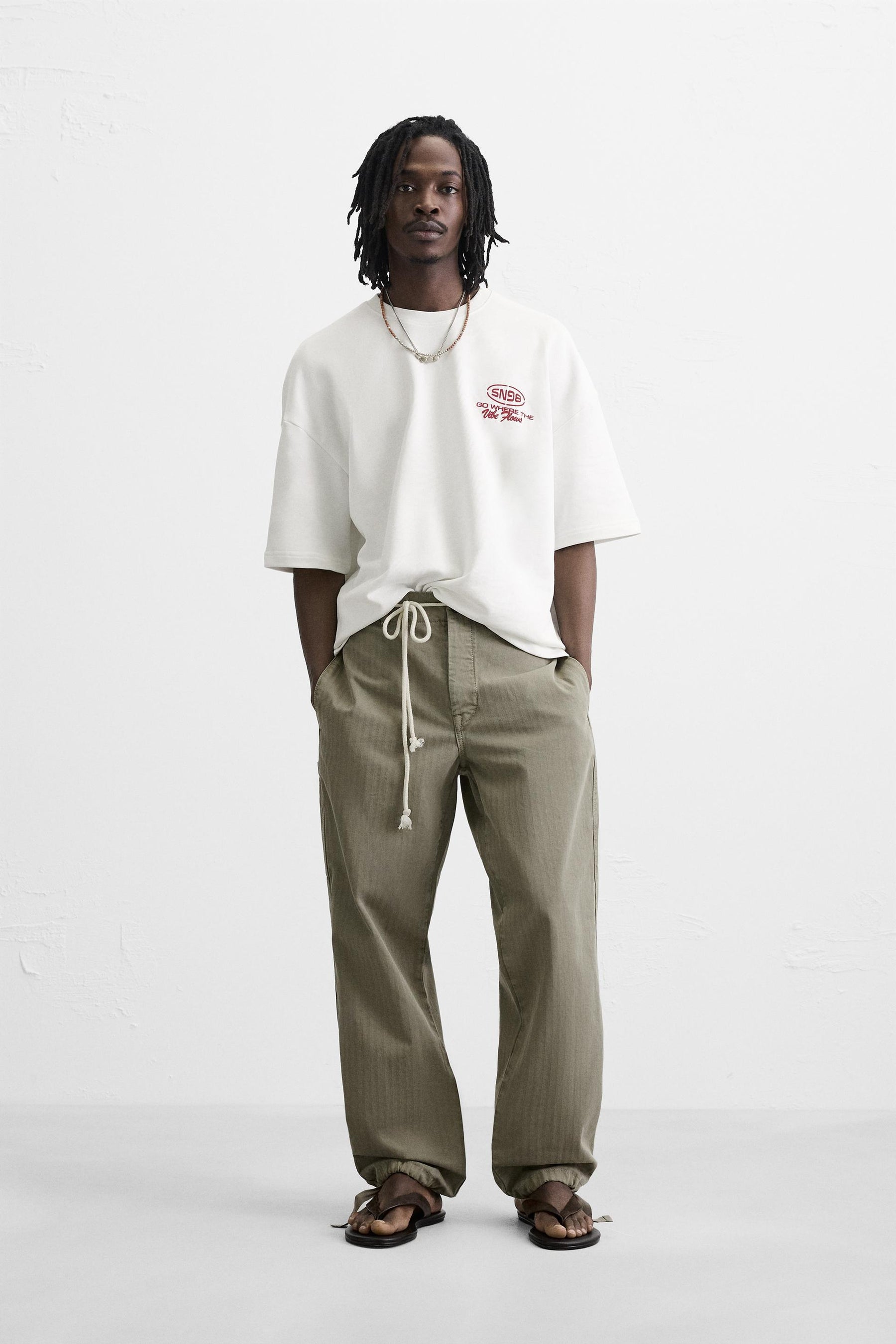 CONTRAST PRINT SWEATSHIRT - Image 1