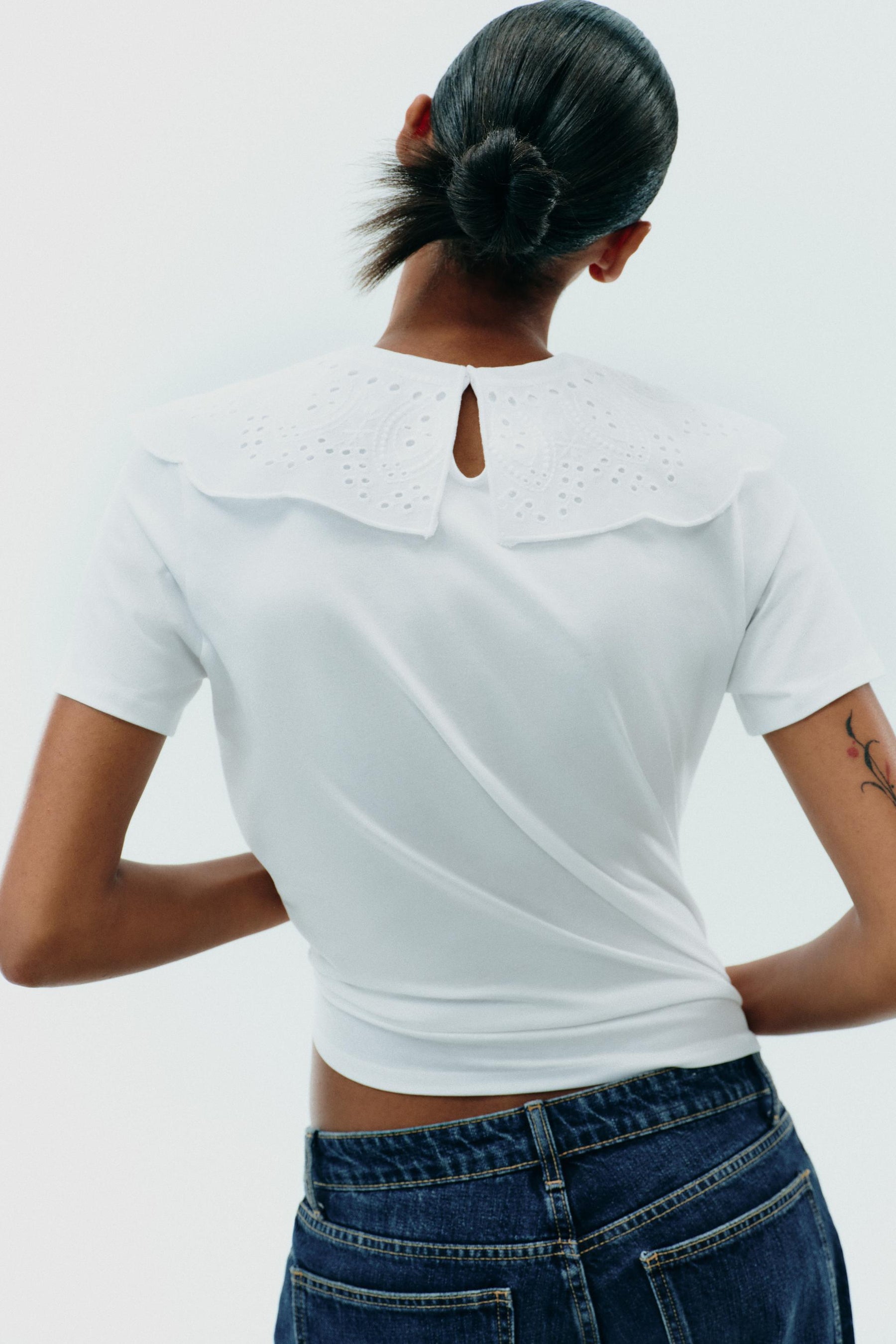 EMBROIDERED PETER PAN COLLAR