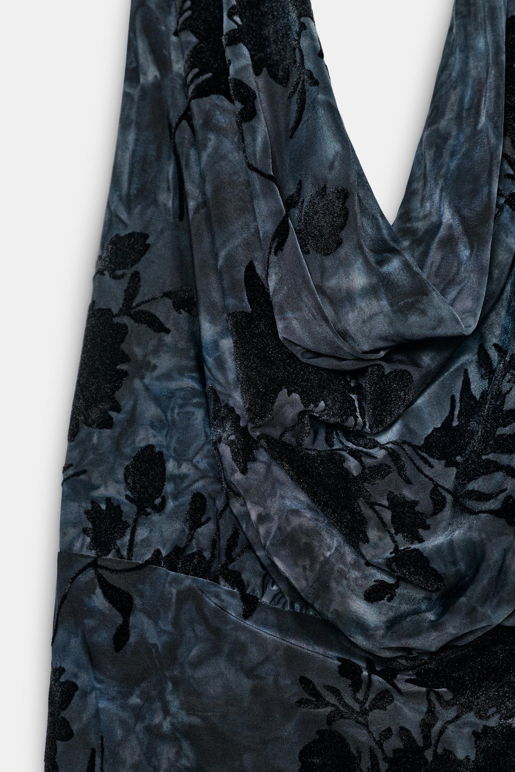 FLOCKED HALTER DRESS - Image 7