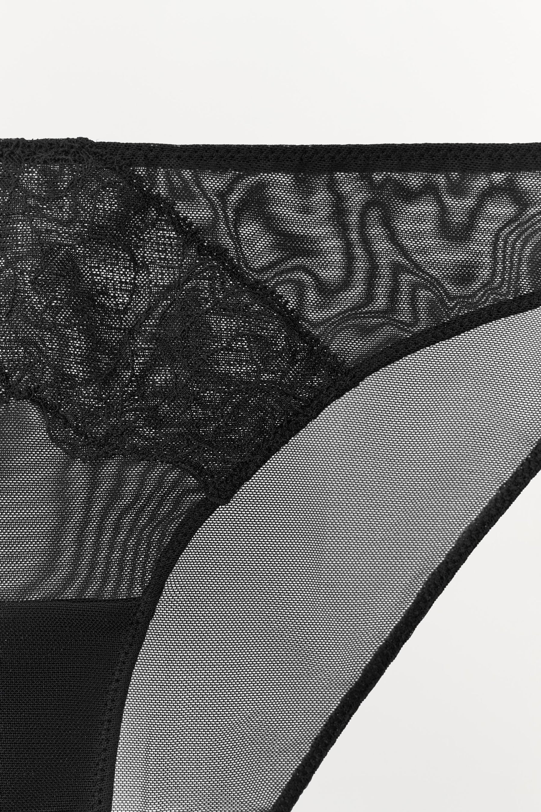 MESH LACE BRIEFS
