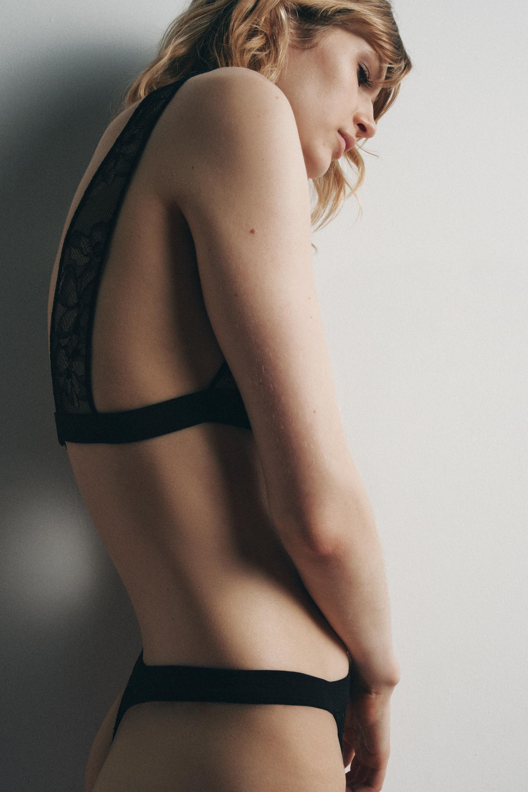 LACE TRIANGLE BRALETTE