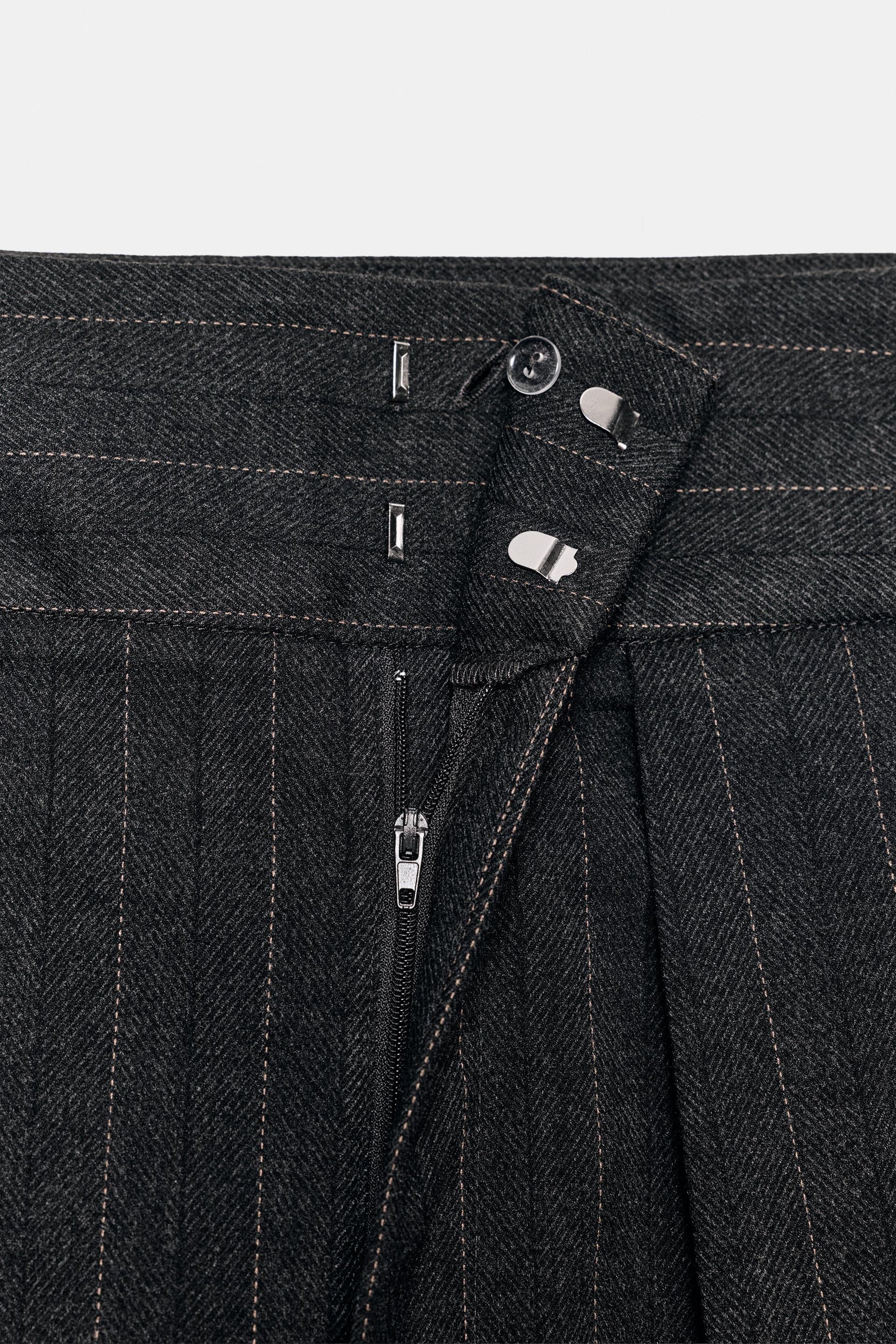 Pleated striped trousers