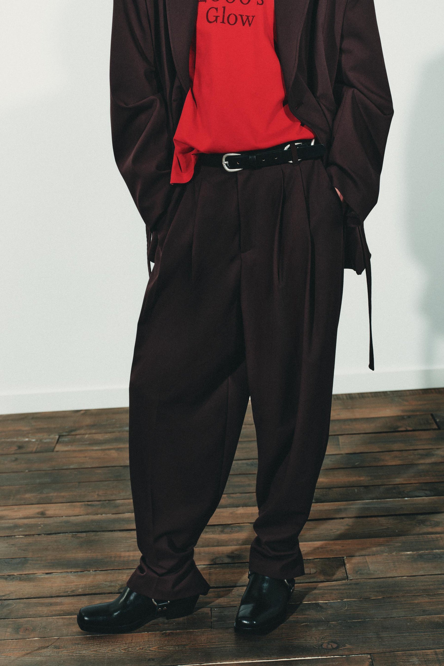 PLEATED TROUSERS WITH HEM