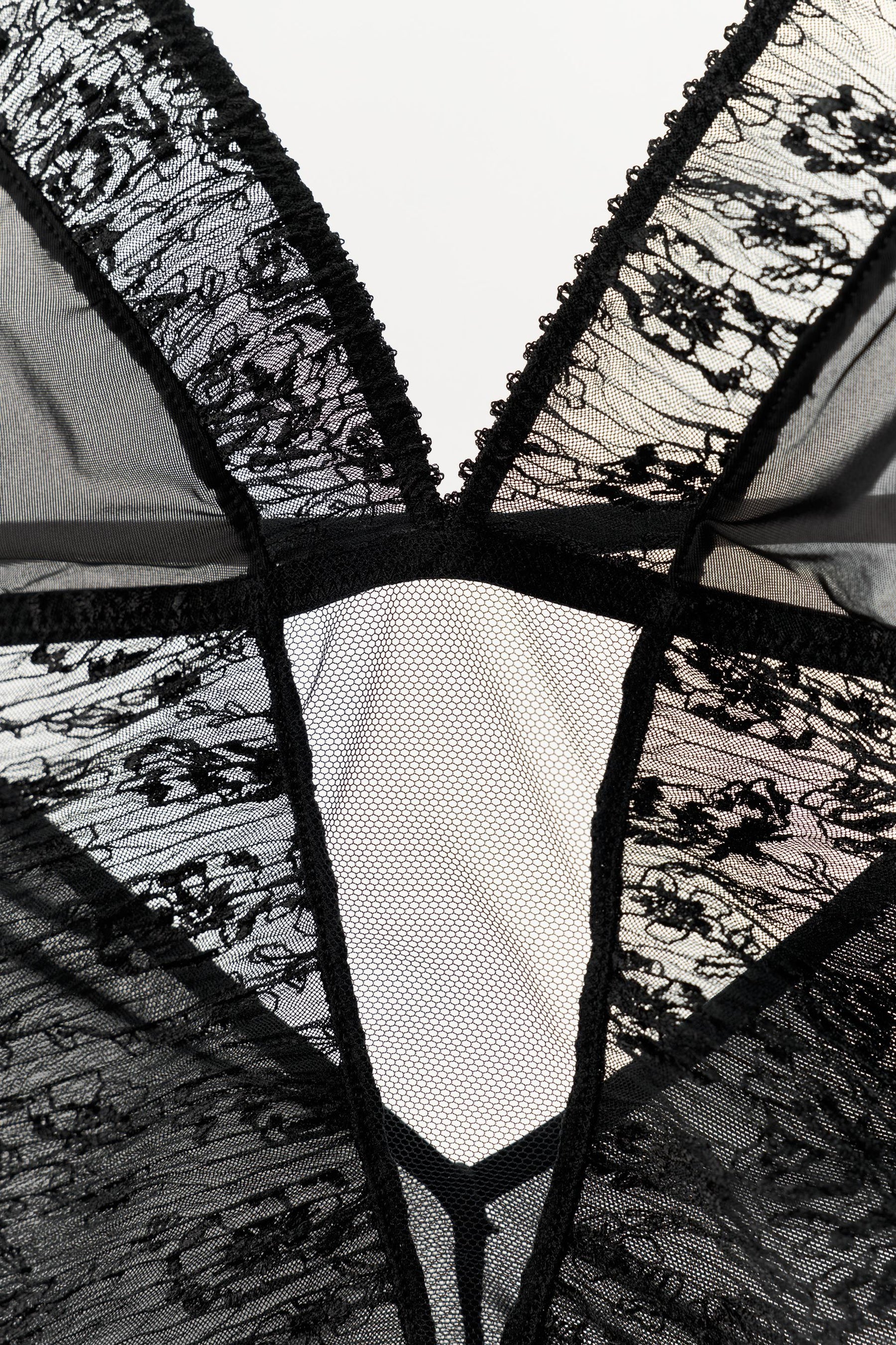 Pleated Lace Floral Embroidery