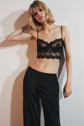 EMBROIDERED LACE UNDERWIRED BRALETTE