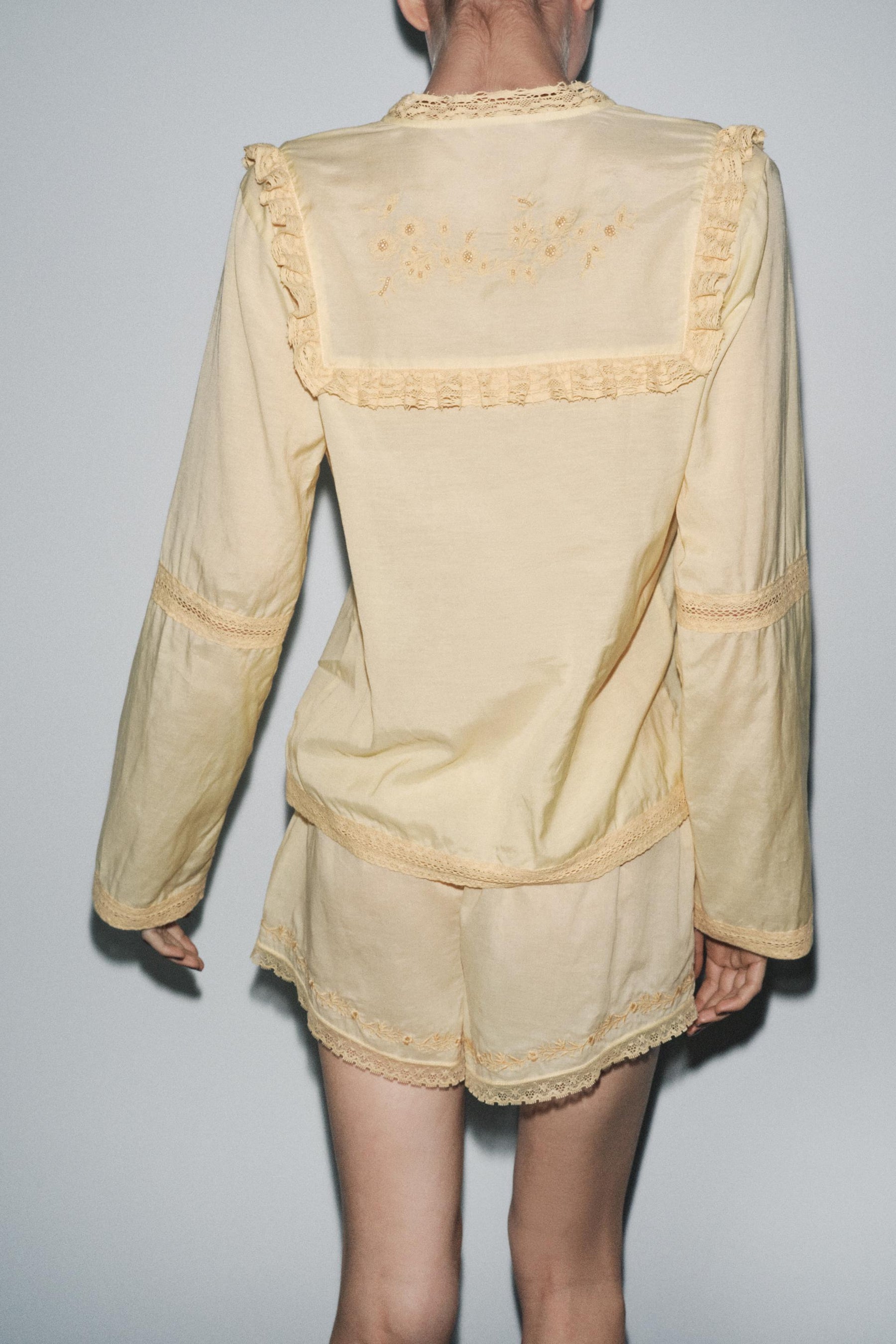 Floral Lace Embroidered Shorts