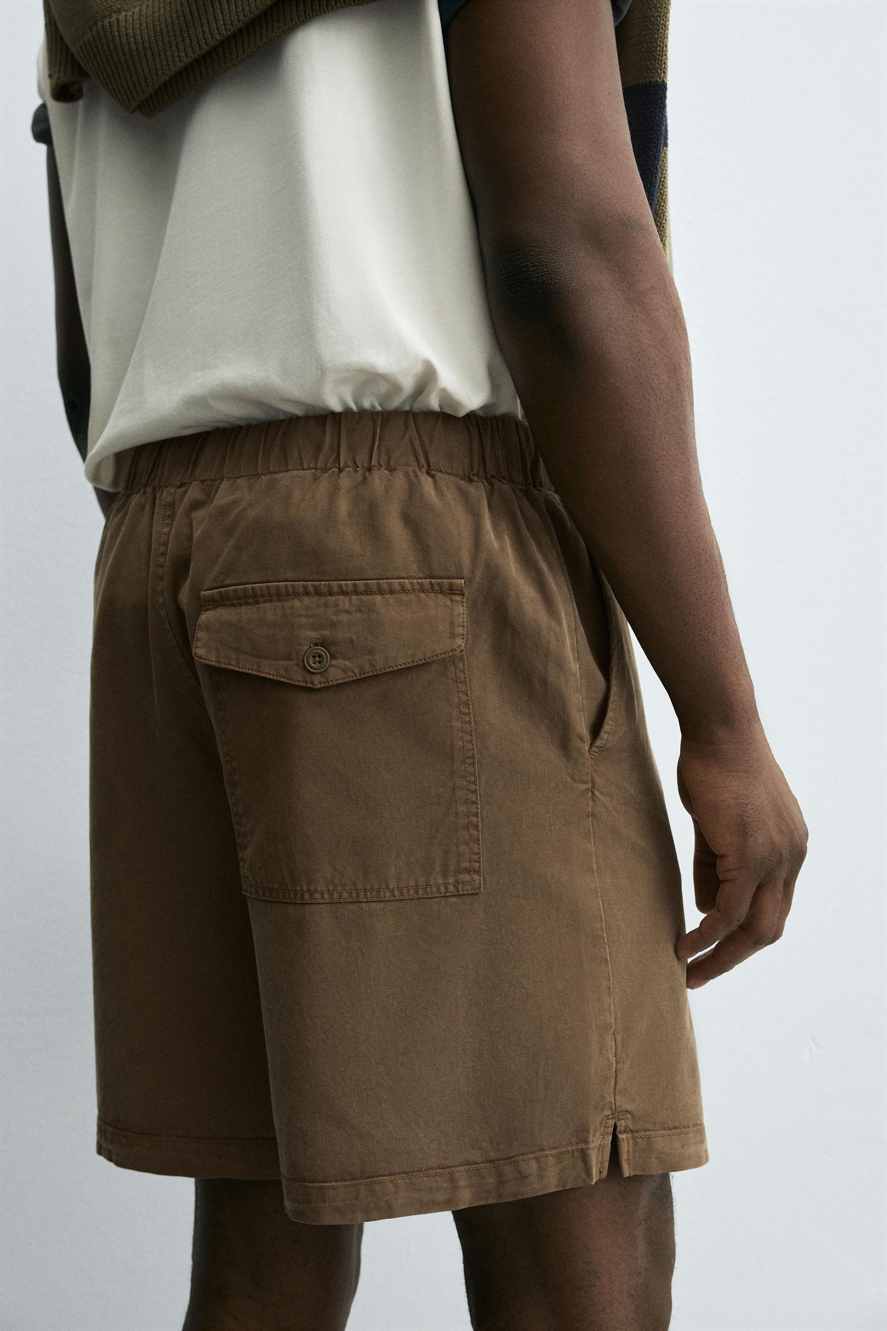 LYOCELL-COTTON RELAXED FIT BERMUDA SHORTS - Image 5