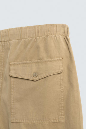 LYOCELL-COTTON RELAXED FIT BERMUDA SHORTS - Image 10