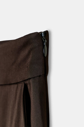 Loose-Fitting Darted Trousers